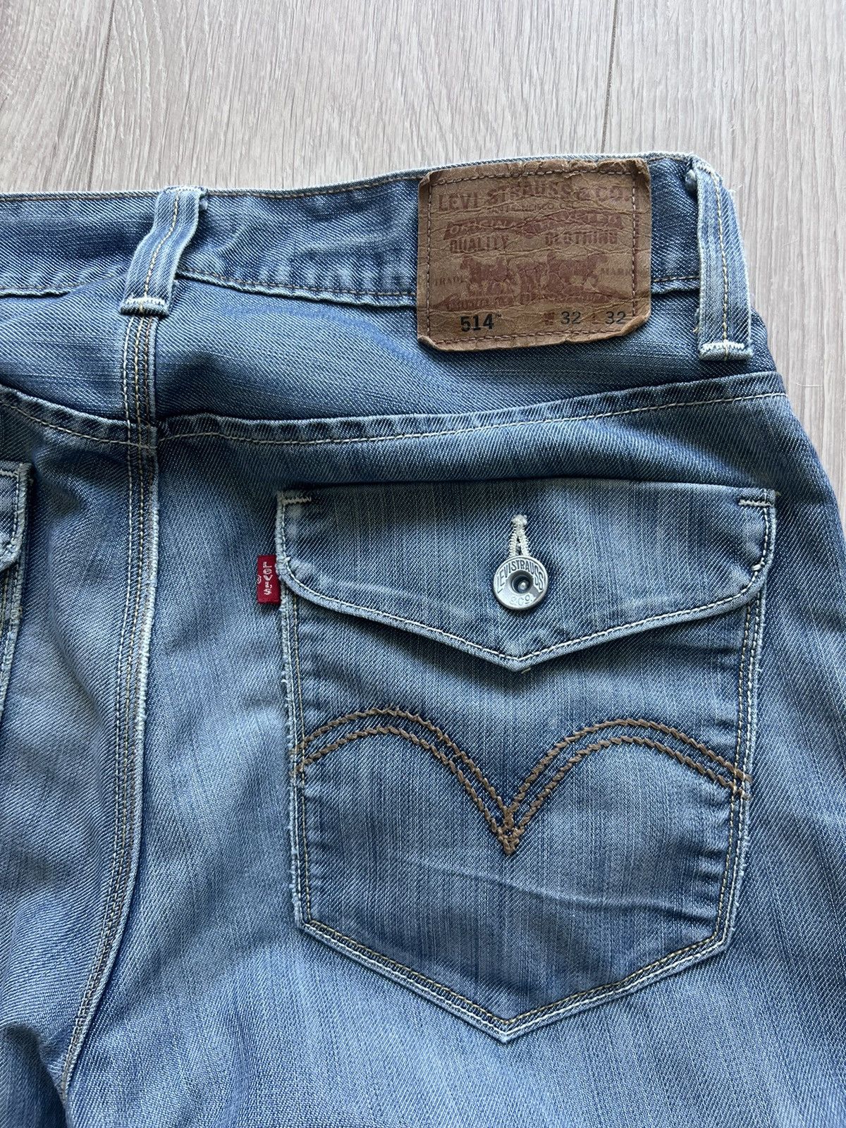 Vintage Y2K Levi’s Denim Jeans Button Pockets 32 x32 2000s