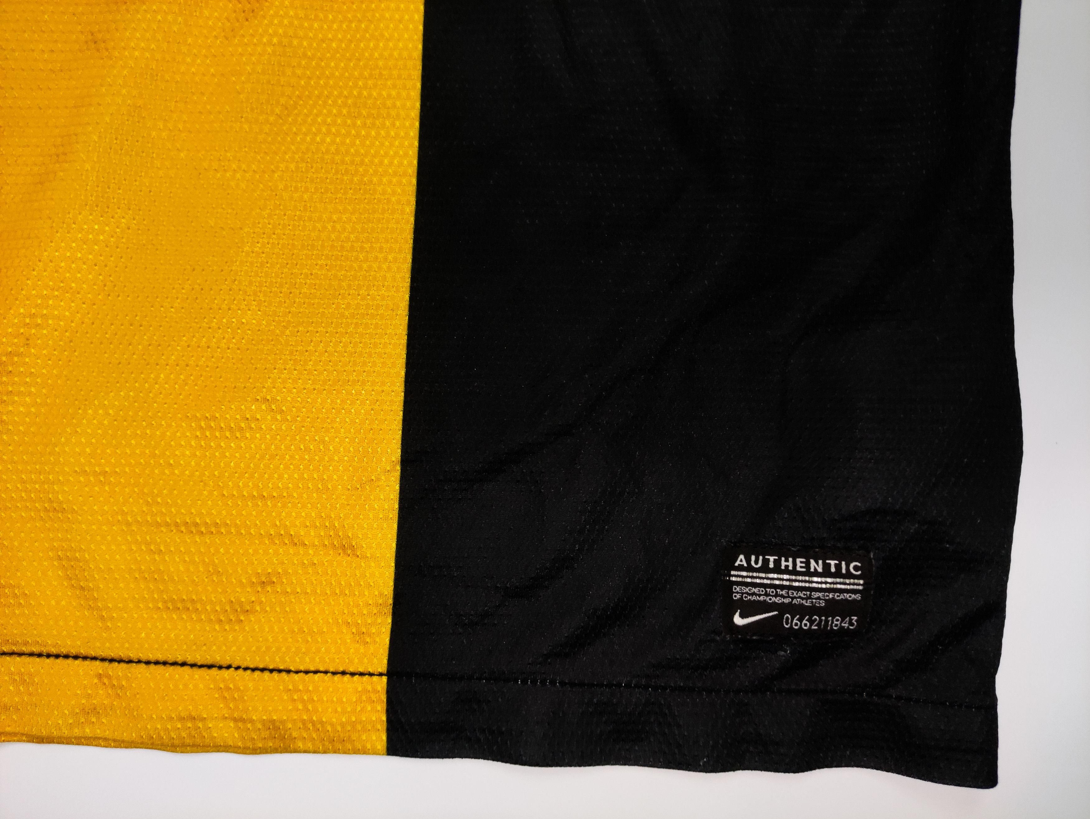 Nike Malaysia 2012 2013 Nike Home Shirt Kit Jersey Kuala Lumpur Size US M / EU 48-50 / 2 - 10 Thumbnail