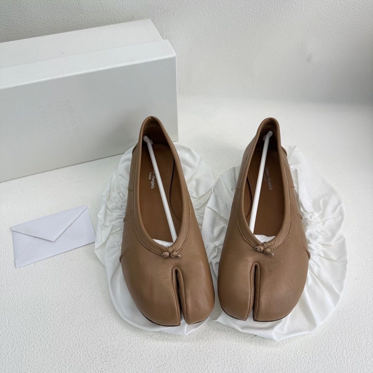 Maison Margiela Maison Margiela Brown Lowtop Sneakers us_6-5 Women Size US 6.5 / IT 36.5 - 1 Thumbnail