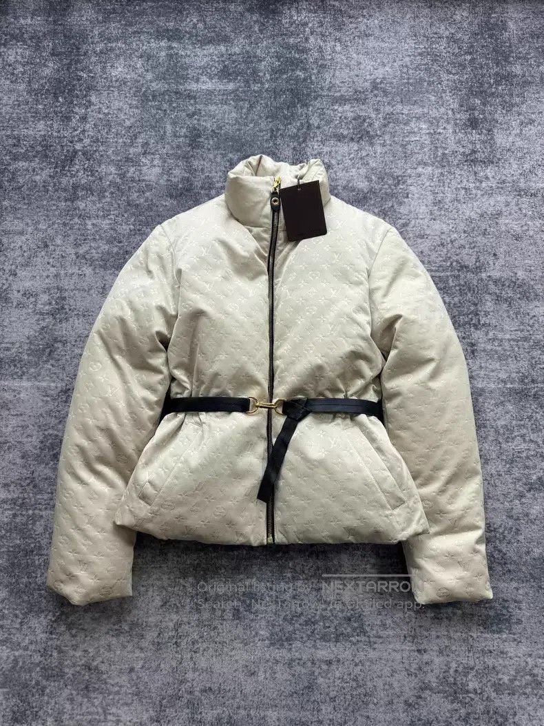 Louis Vuitton Louis Vuitton Beige full print waist down jacket Size XS / US 0-2 / IT 36-38 - 1 Thumbnail
