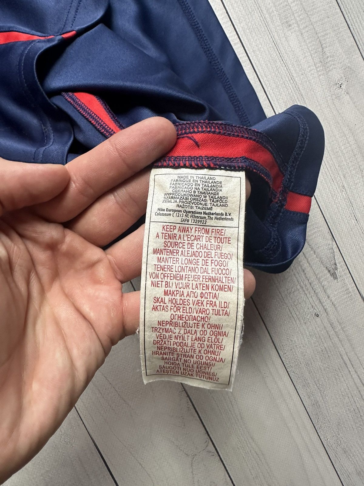 Nike × Vintage Vintage Nike Barcelona soccer jersey size M logo Size US M / EU 48-50 / 2 - 8 Thumbnail