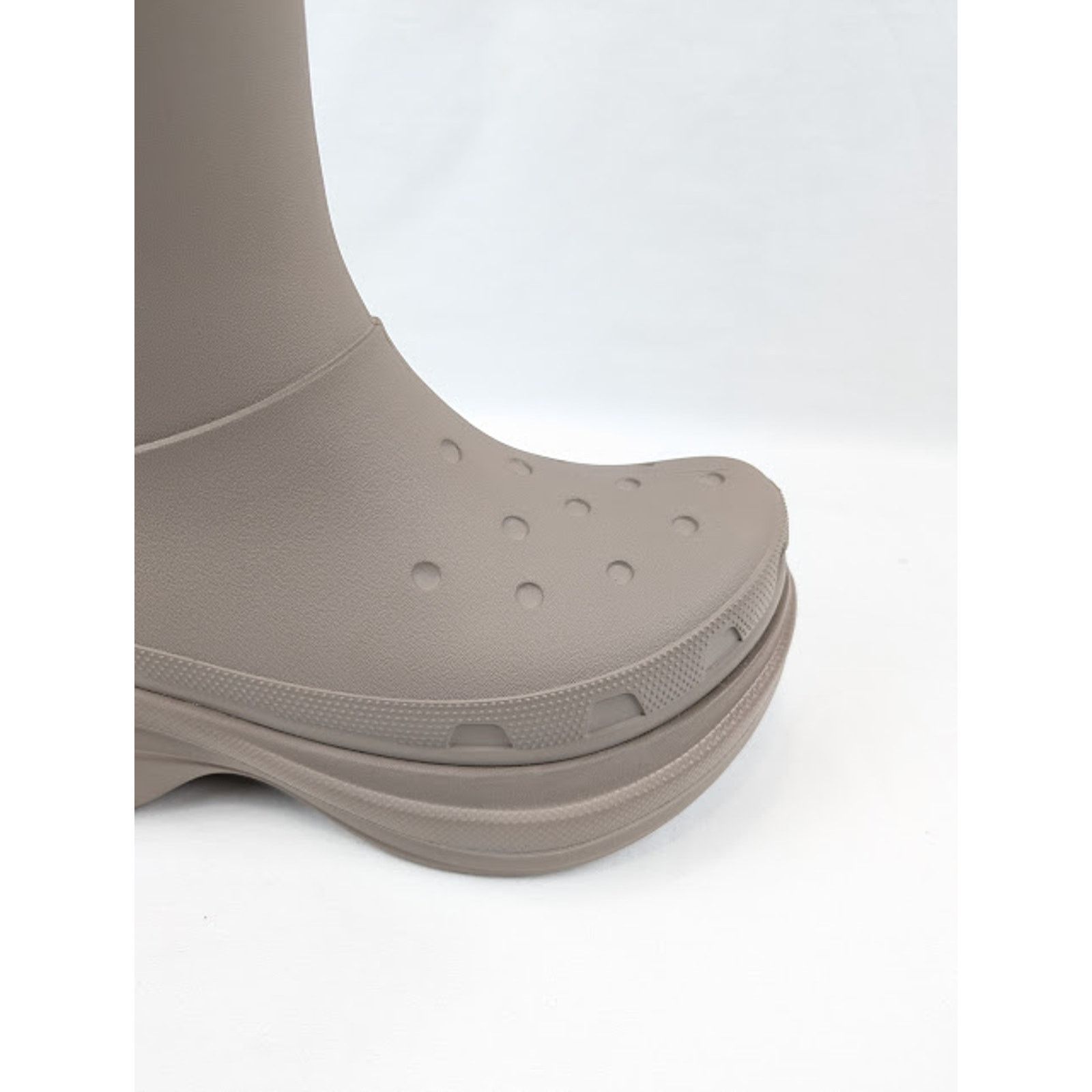 Balenciaga o1rshd1 Crocs Rubber Boots in Beige Size US 10 / EU 43 - 3 Thumbnail