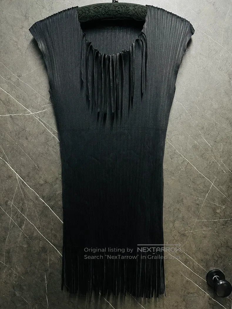 Issey Miyake Issey Miyake Black Fringe Top Size L / US 10 / IT 46 - 2 Thumbnail