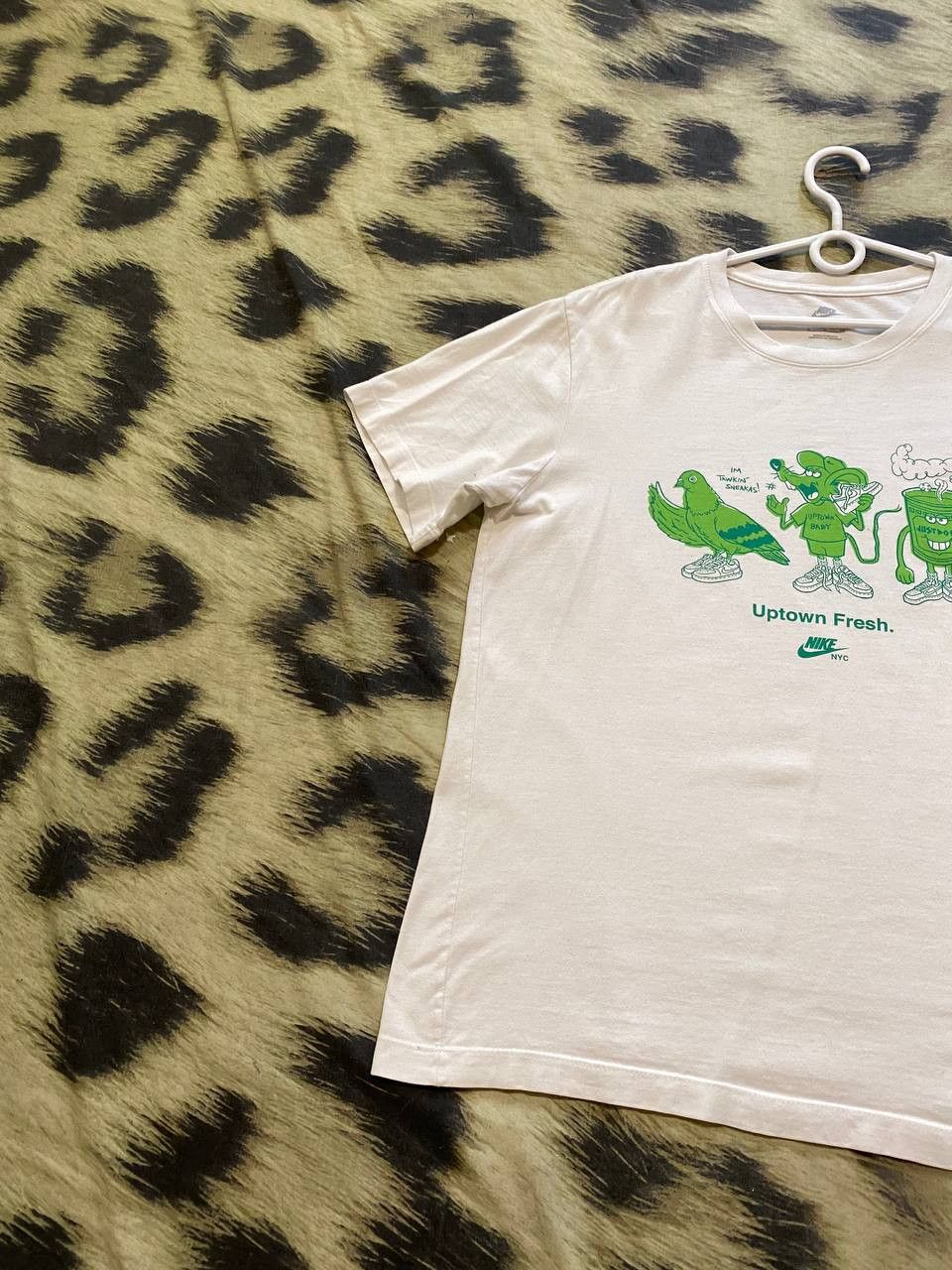 Nike Y2K Nike T-shirt big print Vintage streetwear Size US S / EU 44-46 / 1 - 7 Thumbnail