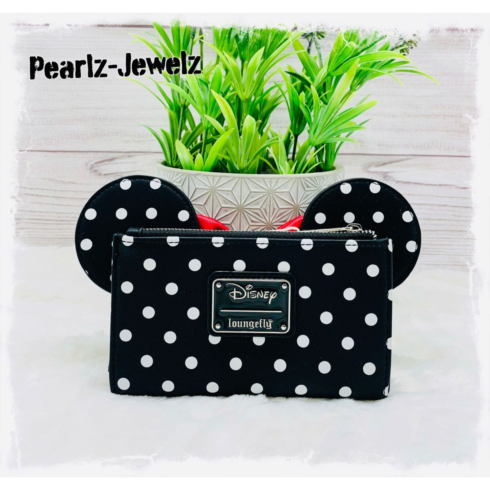 Disney Loungefly Disney Minnie Mouse Red Bow Flap Wallet Black & Wh Size ONE SIZE - 2 Thumbnail