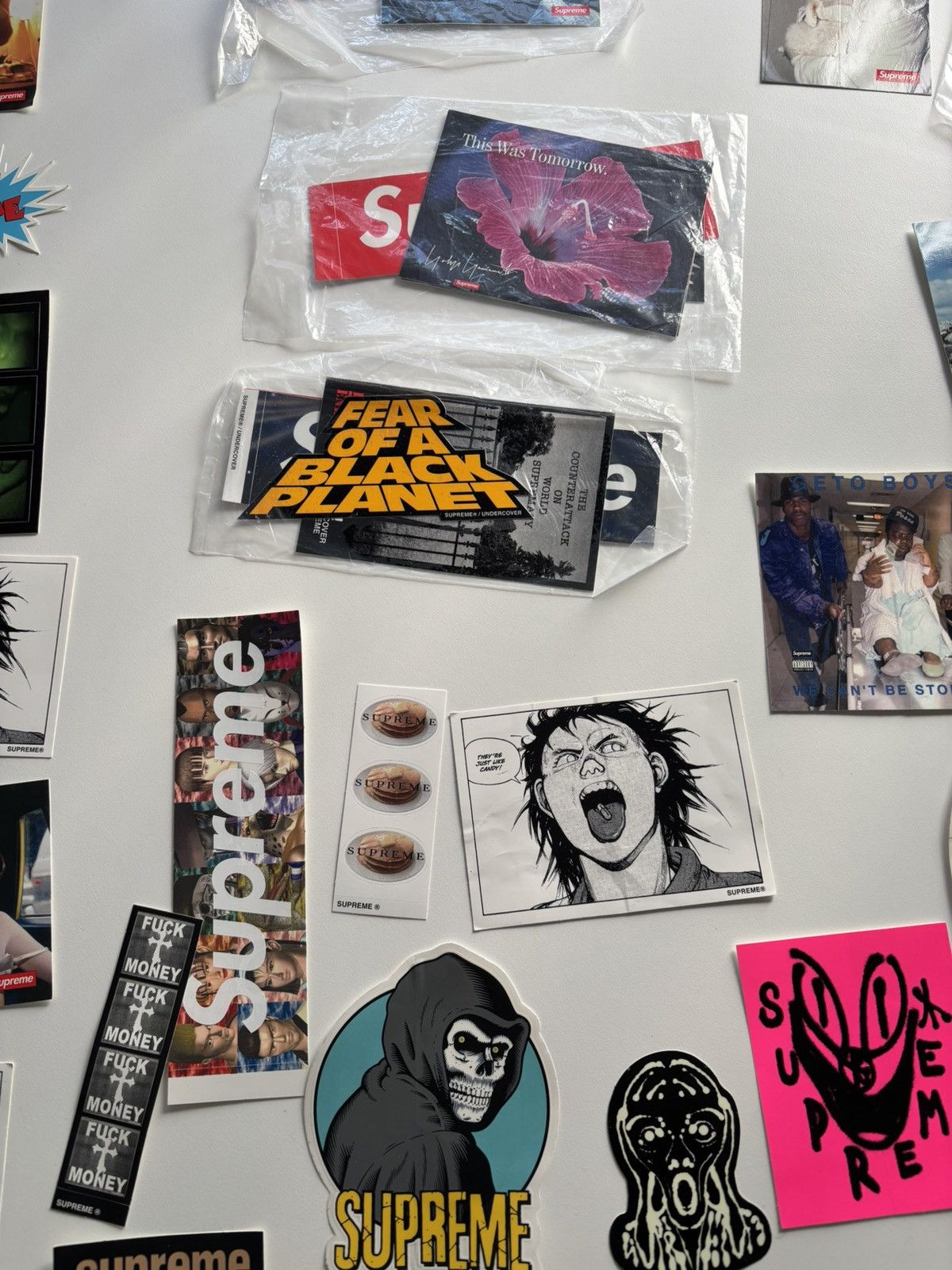Supreme Supreme Sticker Bundle 50 Random Stickers Size ONE SIZE - 6 Thumbnail