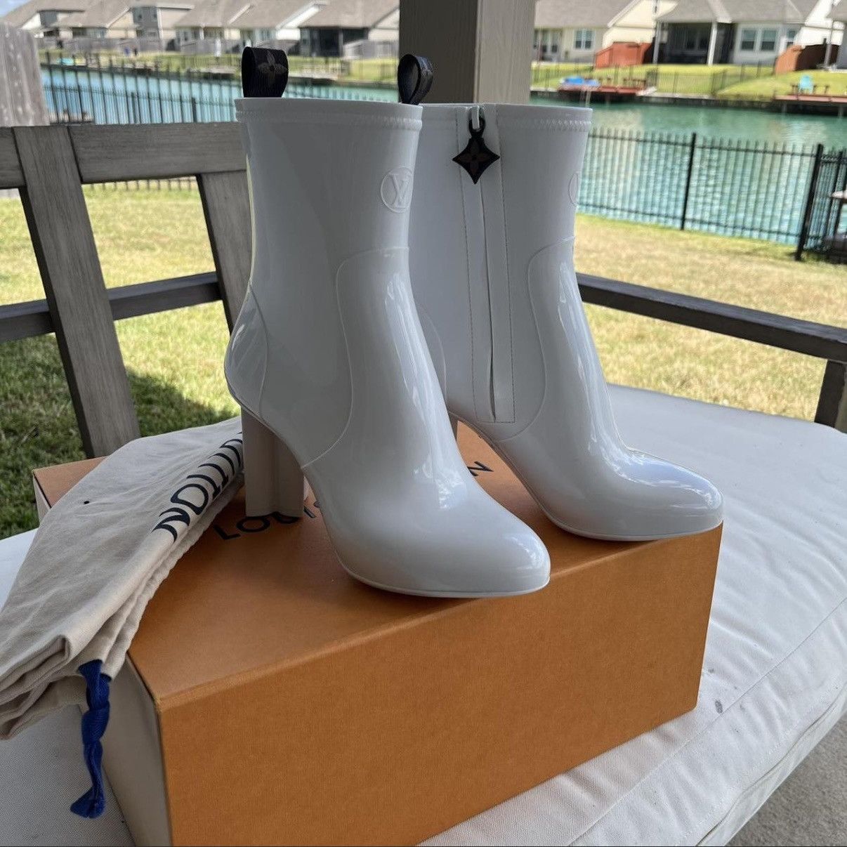 Louis Vuitton louis vuitton silhouette ankle boot Size US 7 / IT 37 - 1 Thumbnail