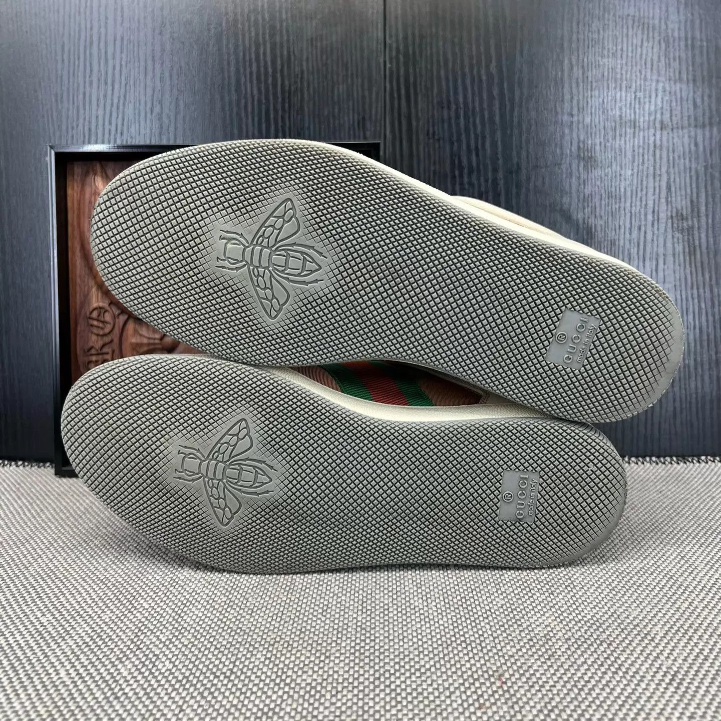 Gucci Gucci Ace Distressed Sneaker Dusty Purple 37 Size US 6.5 / IT 36.5 - 8 Thumbnail
