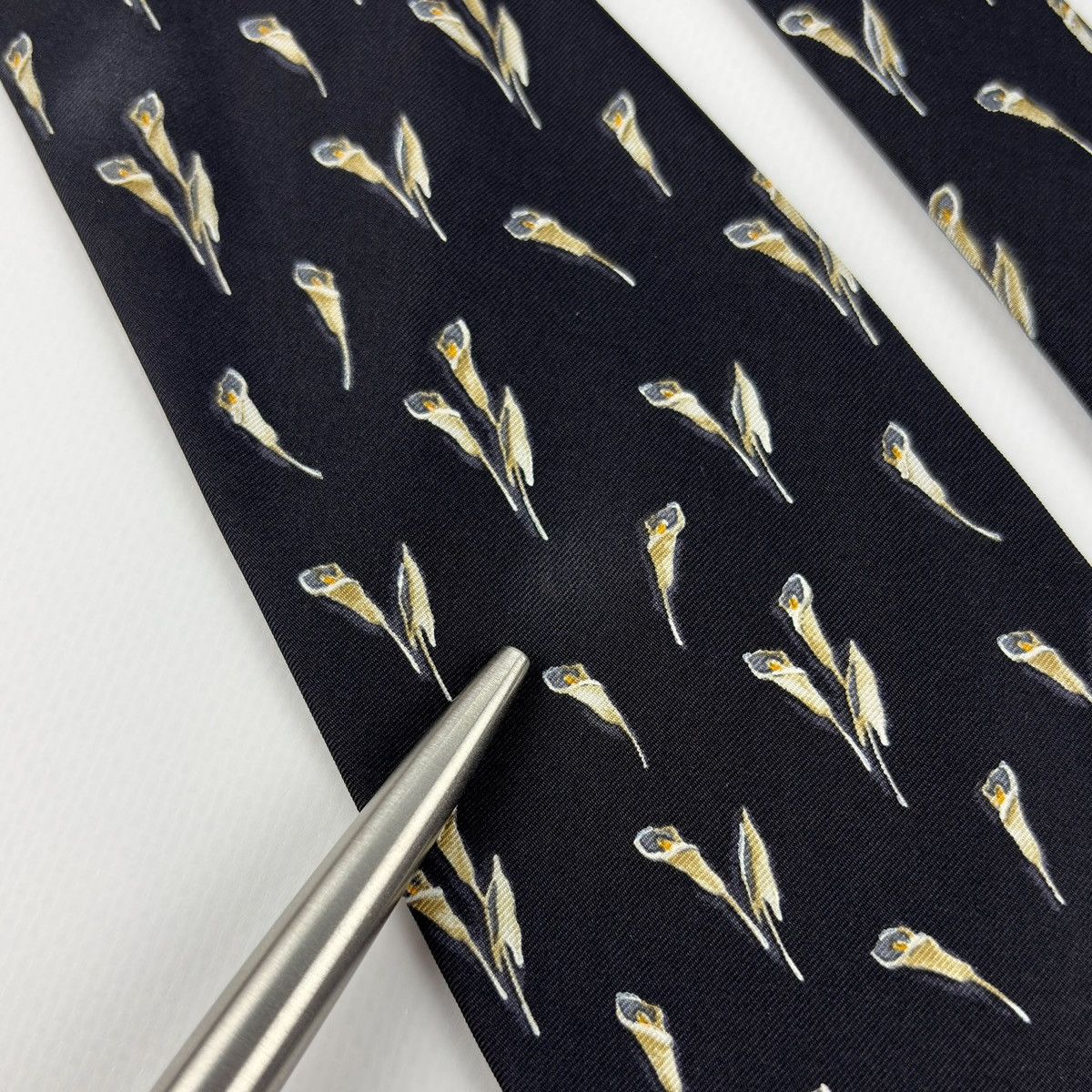 Yves Saint Laurent Yves Saint Laurent YSL Paris Silk Tie Size ONE SIZE - 10 Thumbnail