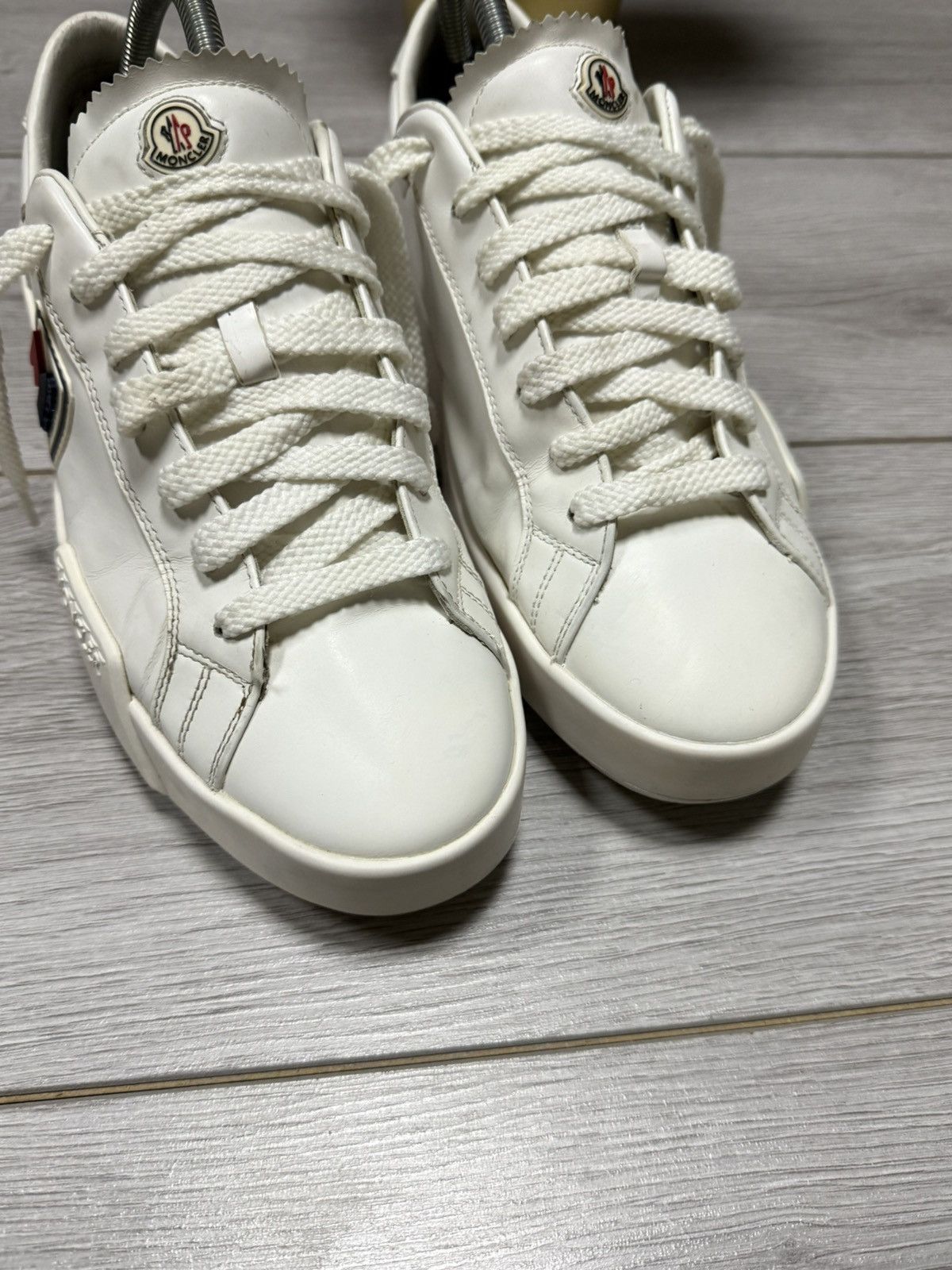 Moncler Moncler leather sneakers shoes big M logo Size US 8 / EU 41 - 4 Thumbnail