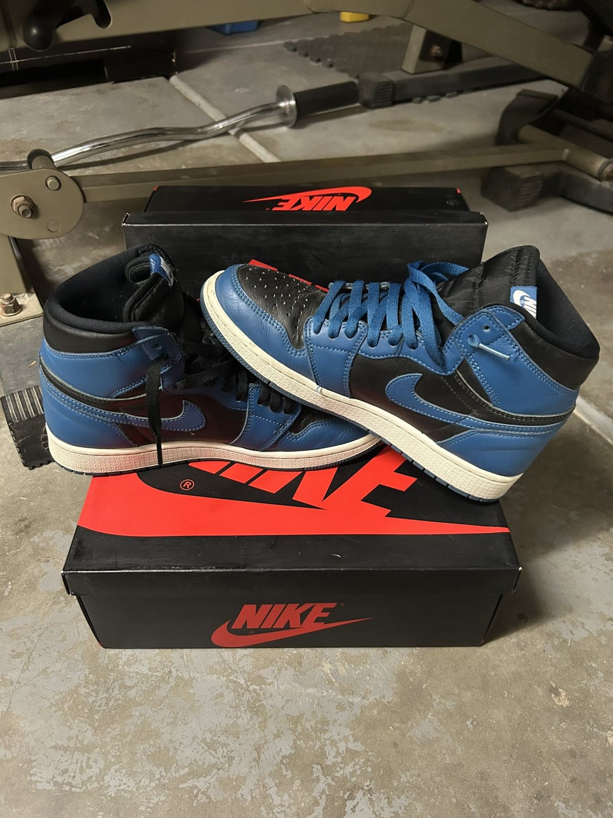 Jordan Brand × Nike Jordan Air 1 Retro High OG Dark Marina Blue Size US 9 / EU 42 - 1 Thumbnail