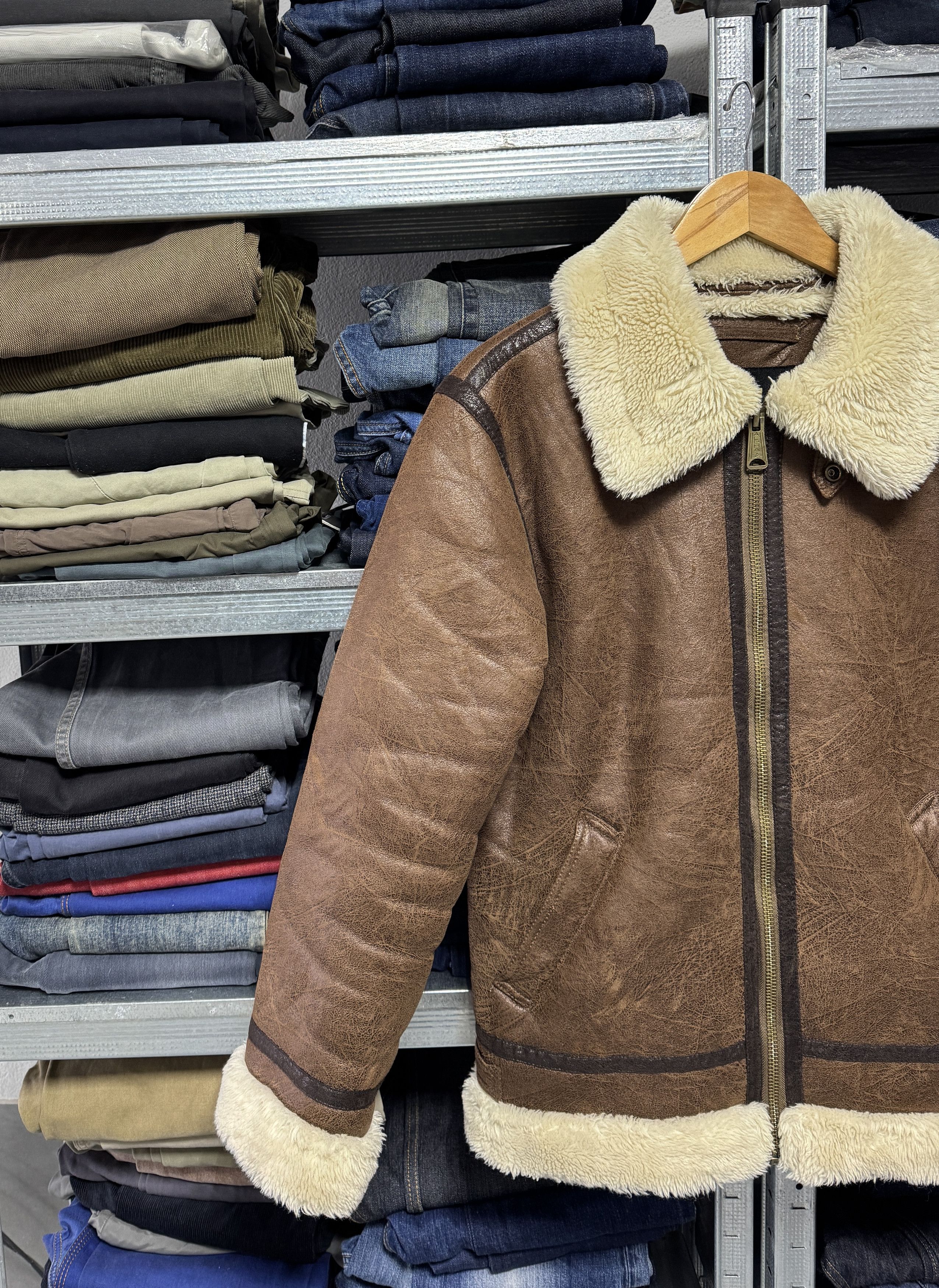Alpha Industries Alpha Industries B-3 Sheepskin Brown Pilot Rare Man’s Jacket Size US S / EU 44-46 / 1 - 2 Thumbnail
