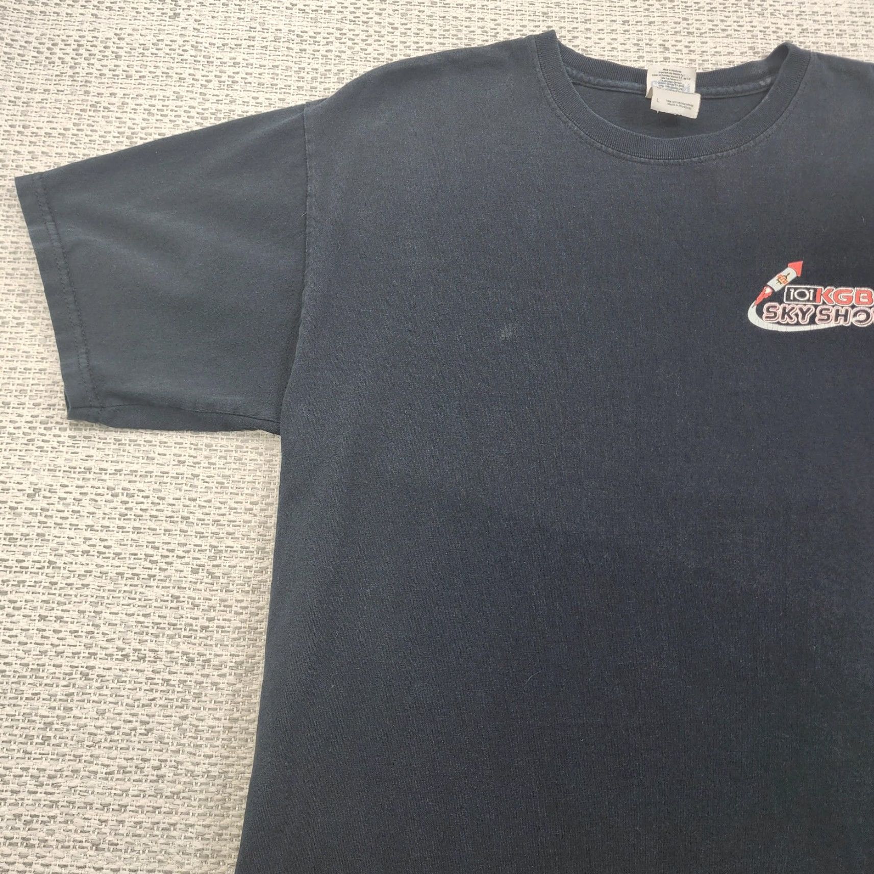Gildan VINTAGE 101 KGB Sky Show Shirt Mens Large Black Gildan Heavy Cotton Crew Neck T-Shirt Graphic Print Logo Rocket Back Size US L / EU 52-54 / 3 - 5 Thumbnail