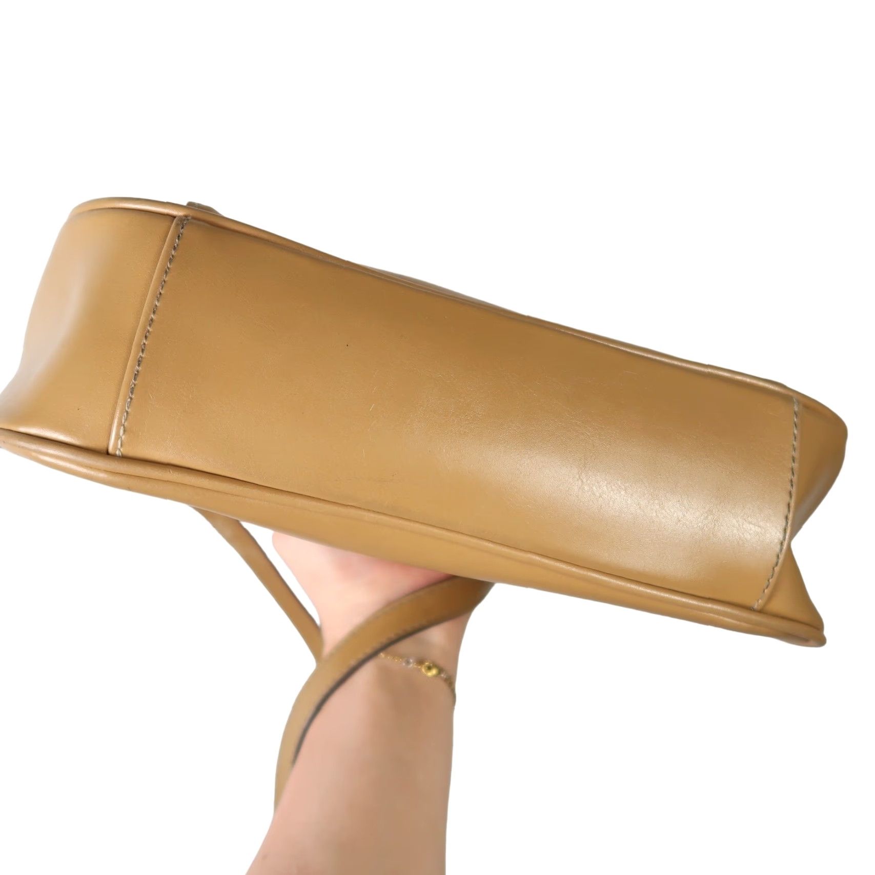 Liz Claiborne VINTAGE Liz Claiborne Crazy Horse tan faux leather Shoulder Bag Purse Small Women zipper 11" length 7" height 3" width Size ONE SIZE - 7 Thumbnail