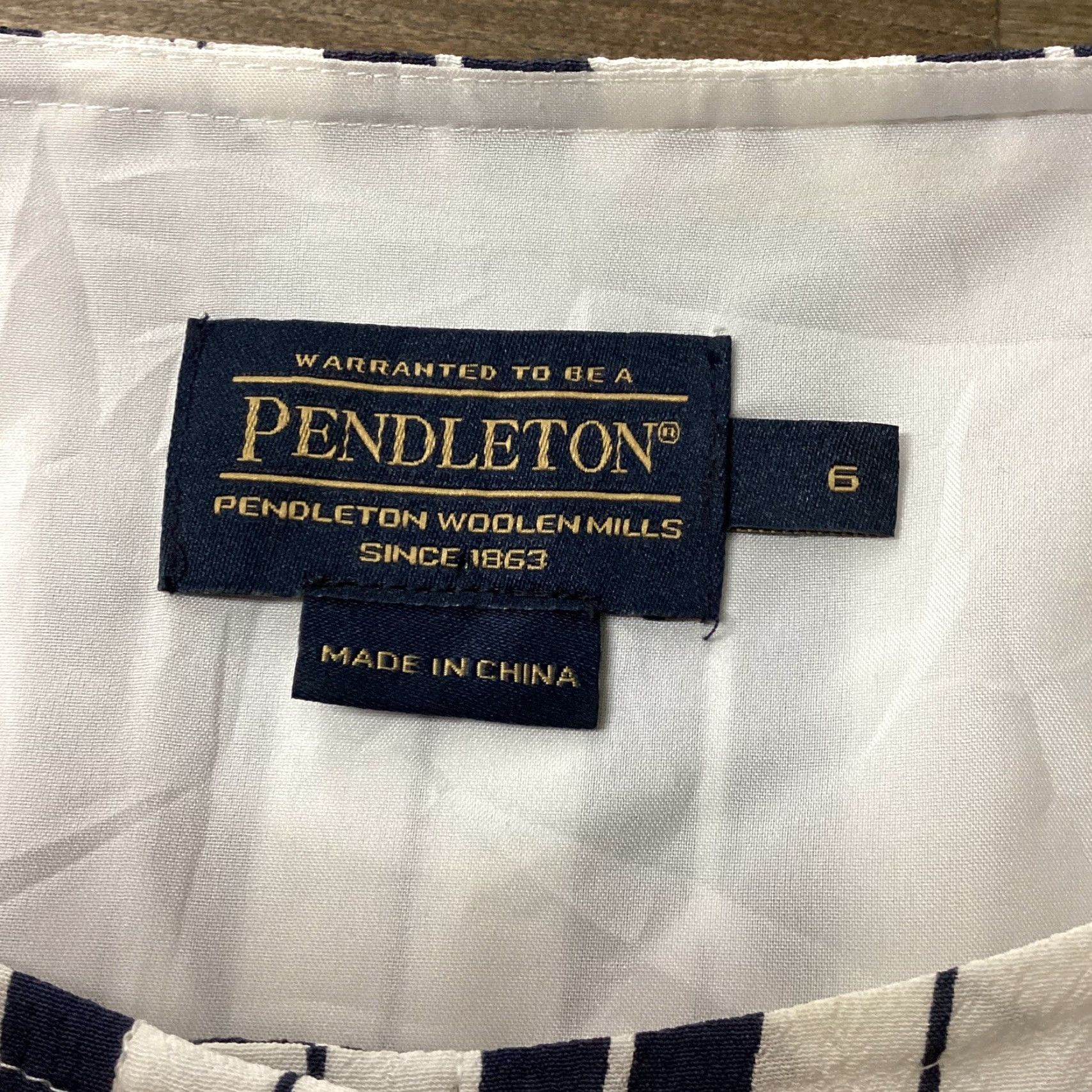 Pendleton Pendleton Dress Sz 6 White Blue Button Down Arrow Print Sleeveless Midi Pockets Size M / US 6-8 / IT 42-44 - 3 Thumbnail