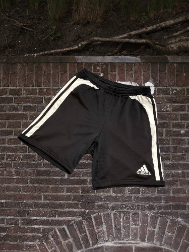 Adidas × Vintage VINTAGE 90S ADIDAS SHORT SHORTS Size US 32 / EU 48 - 1 Thumbnail