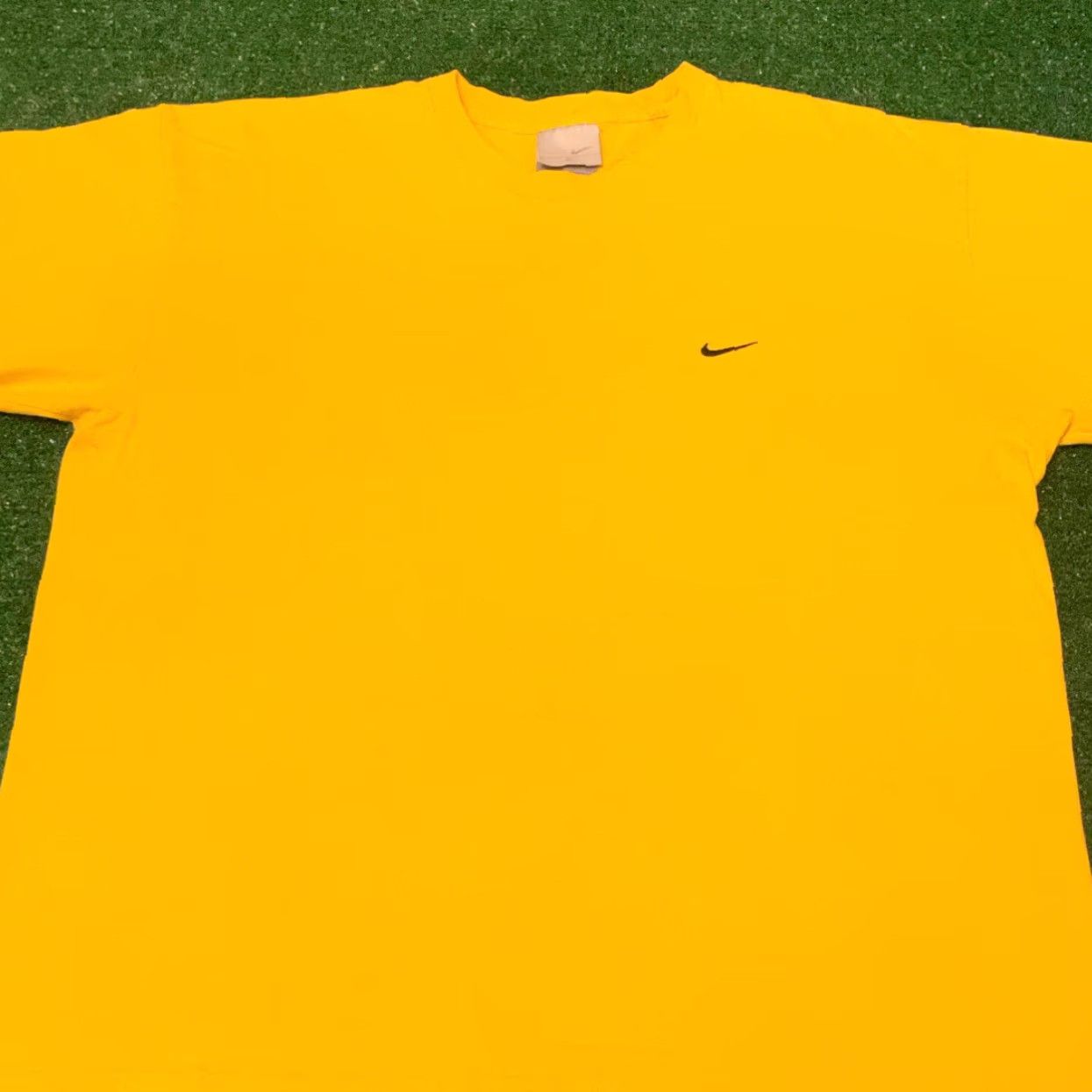 Nike VINTAGE Nike Essentials Blank Swoosh Shirt XL Yellow 90s Mens Vintage Shirt 1990s Size US XL / EU 56 / 4 - 3 Thumbnail