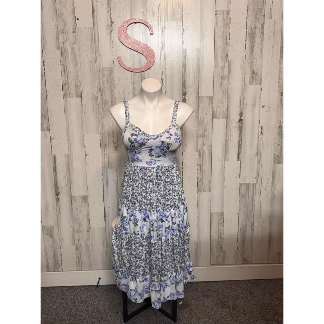 Almost Famous Almost Famous Blue Floral Tiered Midi Dress Women’s Small – Size S / US 4 / IT 40 - 1 Thumbnail