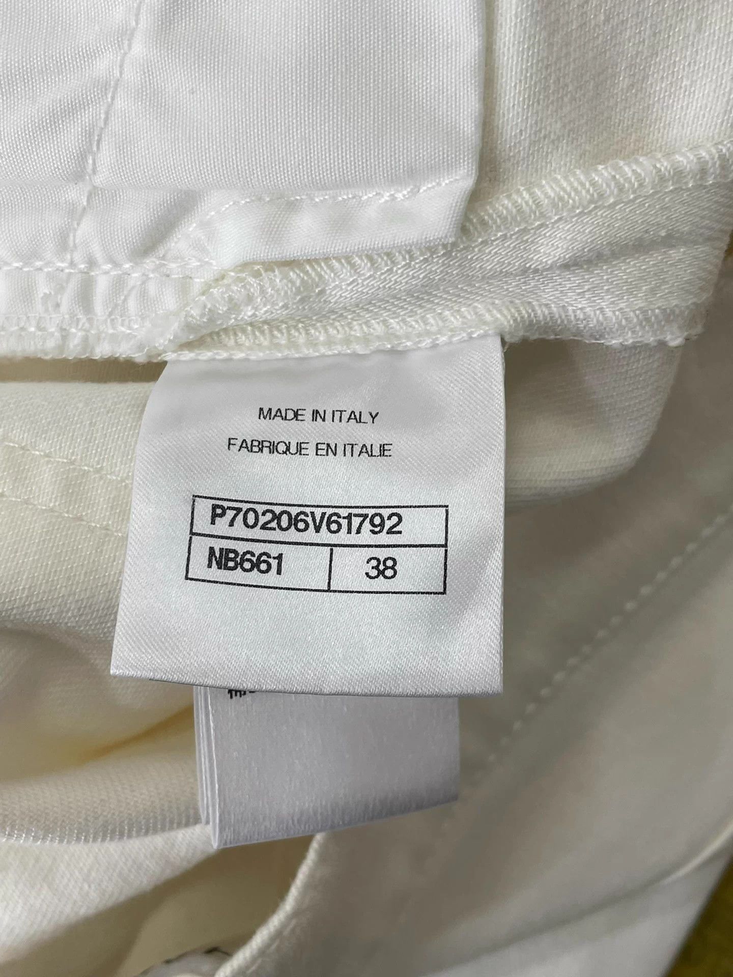 Chanel Chanel White Camellia Embossed Jeans 38 w/ Pouch Size 27" / US 4 / IT 40 - 5 Thumbnail
