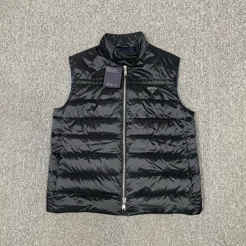 Prada Prada Black Polyester Men's Vest Size US S / EU 44-46 / 1 - 1 Thumbnail