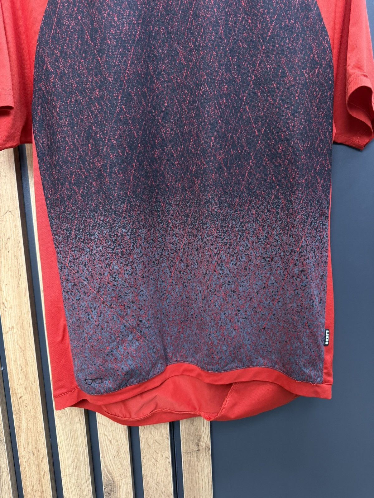 Other ION Traze MTB Cycling Jersey Red Black Short Sleeve Size M Size US M / EU 48-50 / 2 - 3 Thumbnail