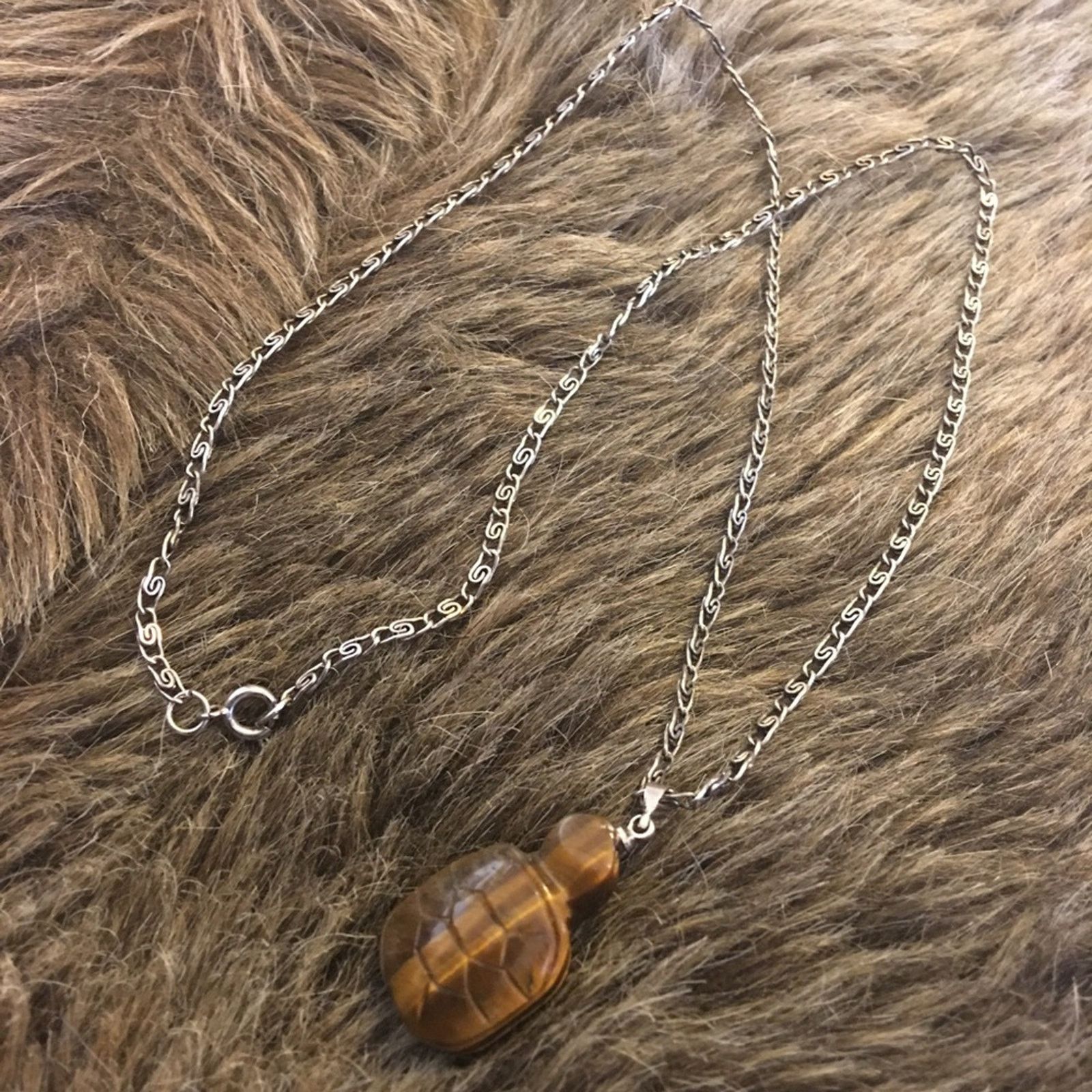 Vintage Vintage genuine tiger eye turtle pendant on chain Size ONE SIZE - 9 Thumbnail