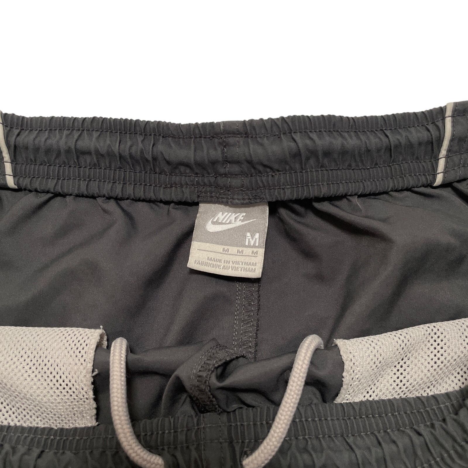 Nike VTG Y2K 00's Nike Gray Baggy Utility Cargo Shorts M Size US 34 / EU 50 - 2 Thumbnail