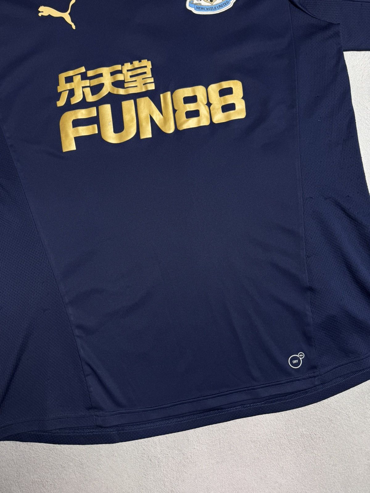 Puma Newcastle United 2017 2018 Training Shirt Soccer Jersey Puma Size US XL / EU 56 / 4 - 4 Thumbnail