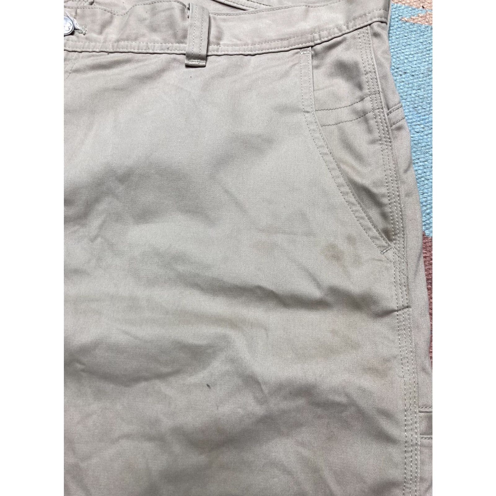 Under Armour Under armour Shorts Cotton Polyester Flat Front Carpenter Golf Casual Mens 40 Beige Chino Flat Front 11.5” Inseam 13” Leg Opening Mens Size US 40 / EU 56 - 3 Thumbnail