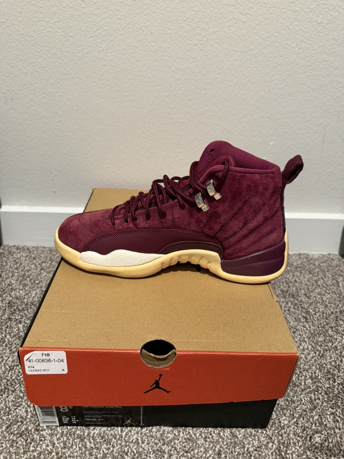 Nike Air Jordan retro 12 Size US 8.5 / EU 41-42 - 8 Thumbnail