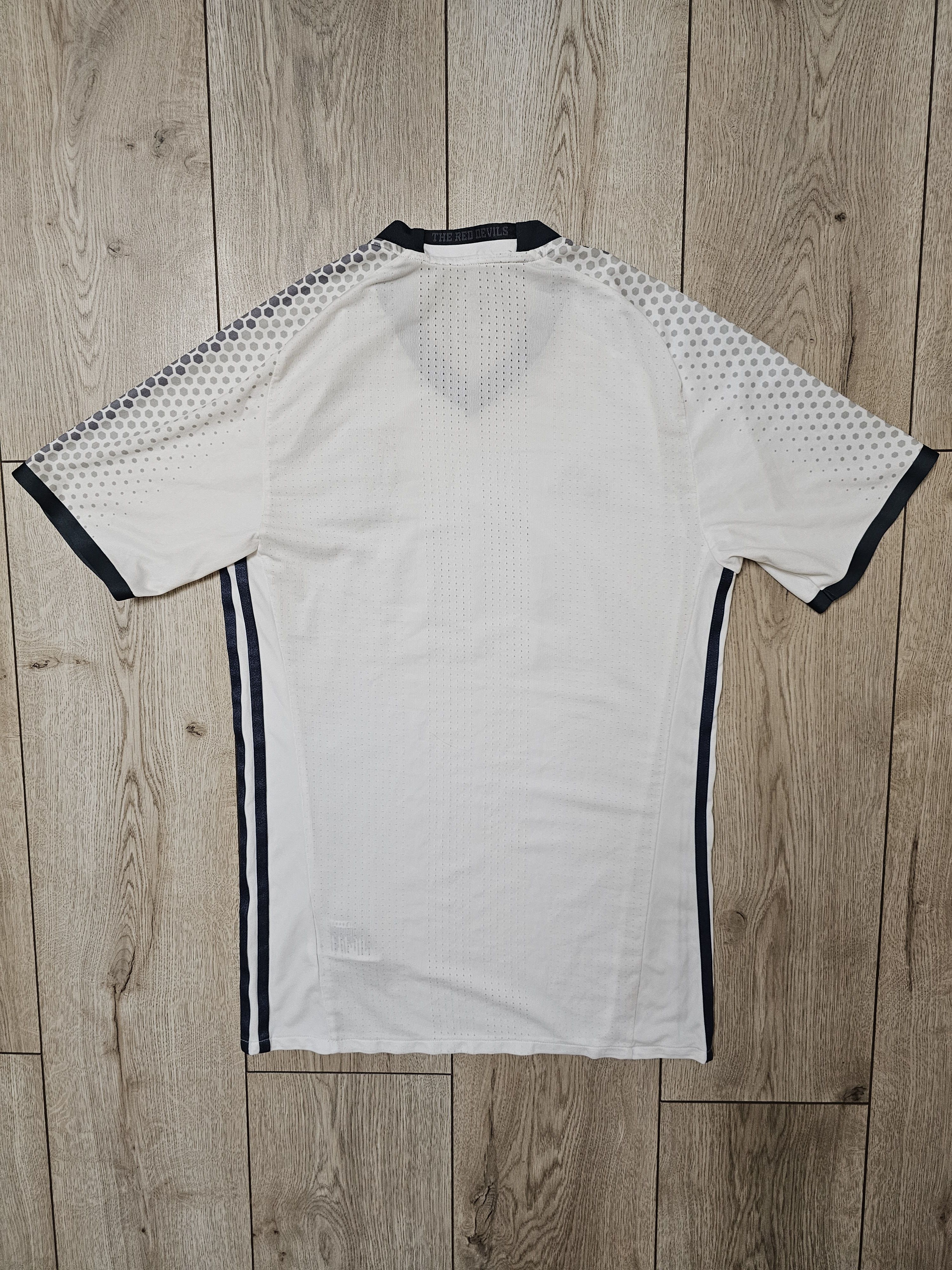 Adidas MANCHESTER UNITED 2016 2017 THIRD FOOTBALL SOCCER JERSEY Size US M / EU 48-50 / 2 - 2 Thumbnail