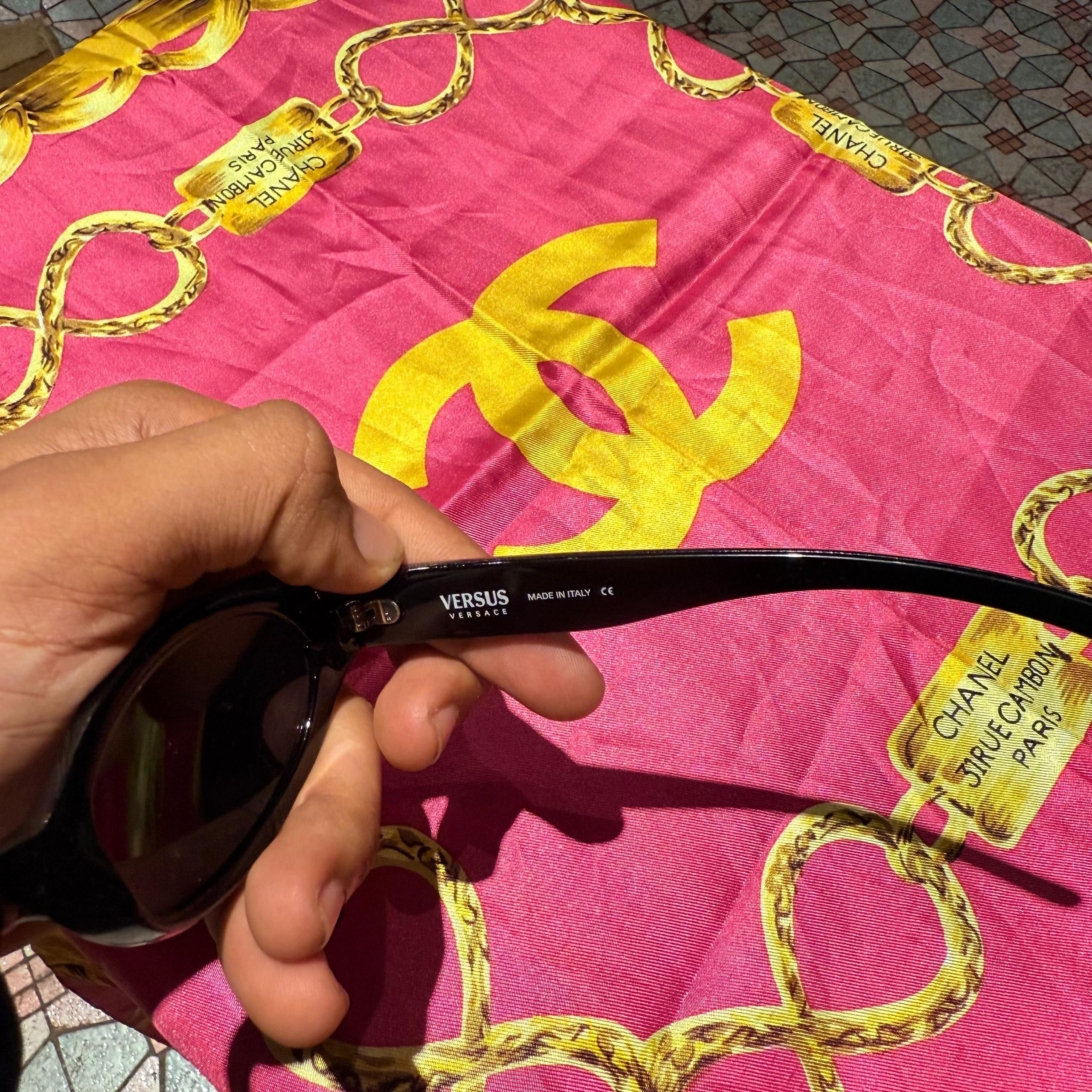 Versus Versace Versus Versace Vintage 00s Black Oval Y2K Unisex Sunglasses Size ONE SIZE - 4 Thumbnail