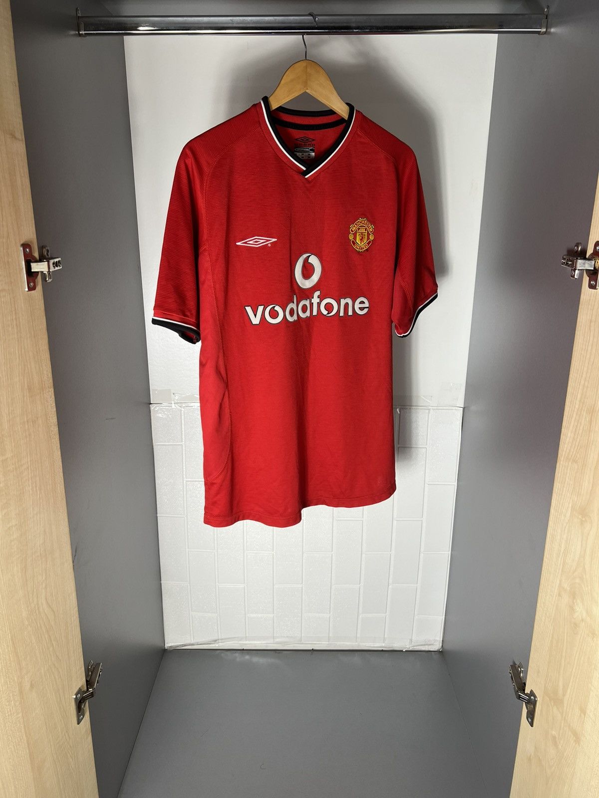Umbro VINTAGE UMBRO FC MANCHESTER UNITED ENGLAND SOCCER JERSEY 90s Size US L / EU 52-54 / 3 - 4 Thumbnail