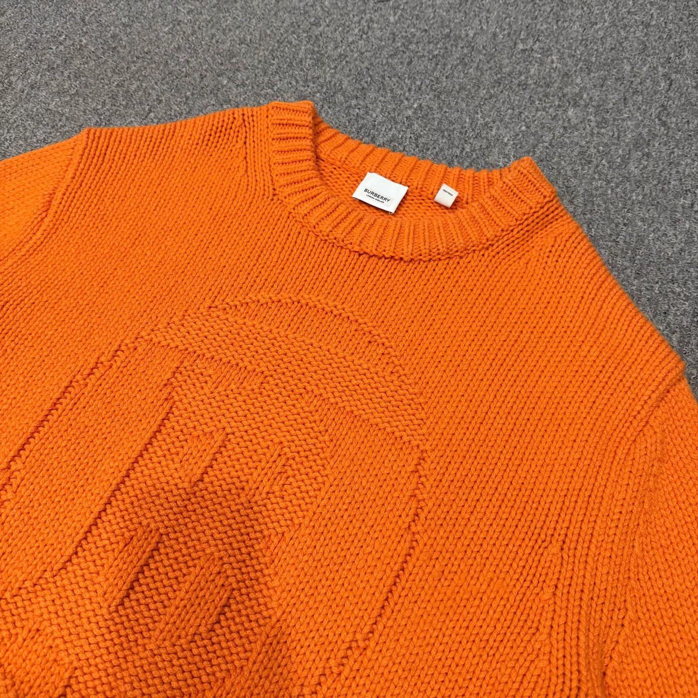 Burberry Burberry Orange Crewneck Pullover Sweater L 99N Size US L / EU 52-54 / 3 - 3 Thumbnail