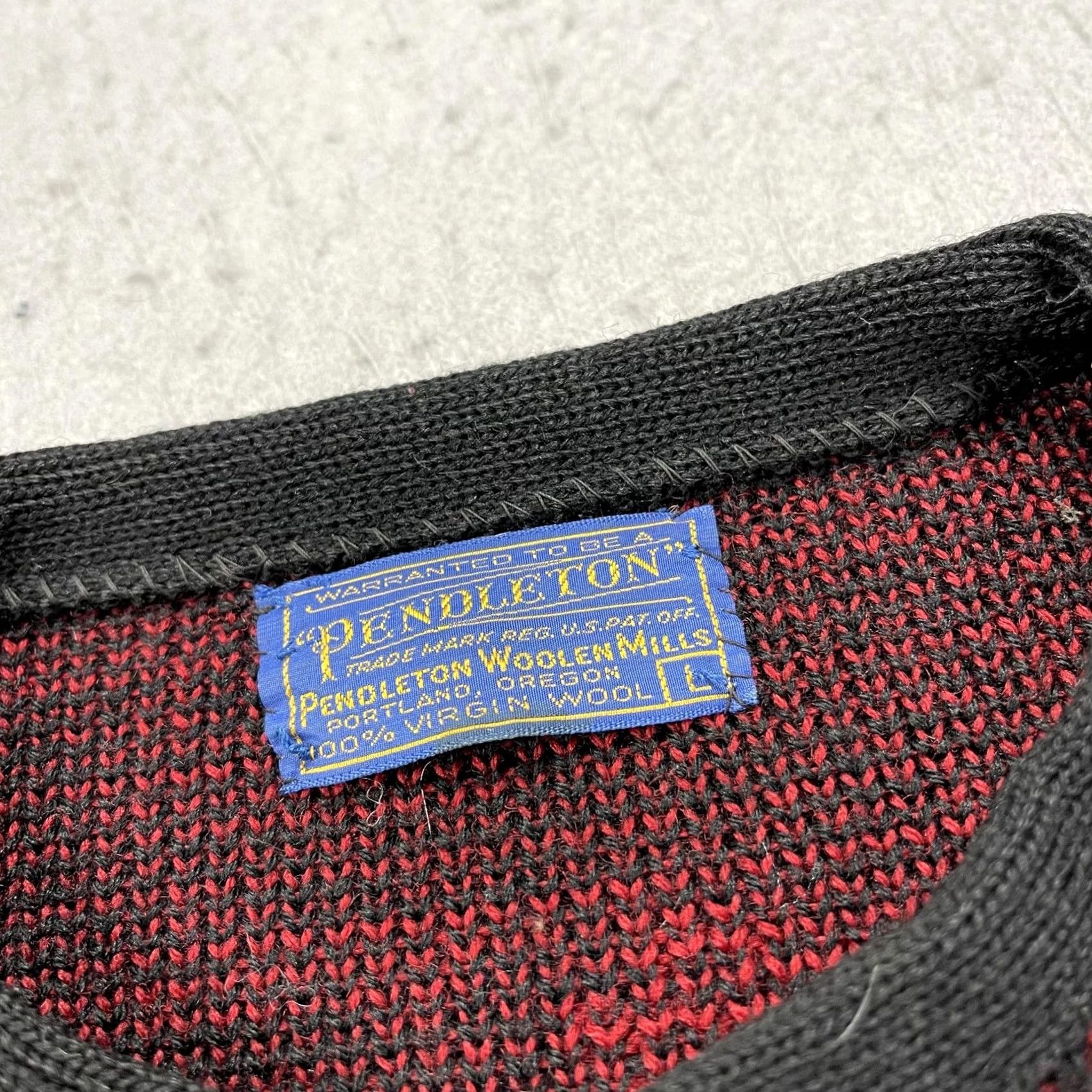 Pendleton VINTAGE Pendleton Sweater Cardigan Womens Large 100% Wool Fair Isle Snowflake Button Black Red Crew Neck Winter Holiday Ski Womens Size L / US 10 / IT 46 - 6 Thumbnail
