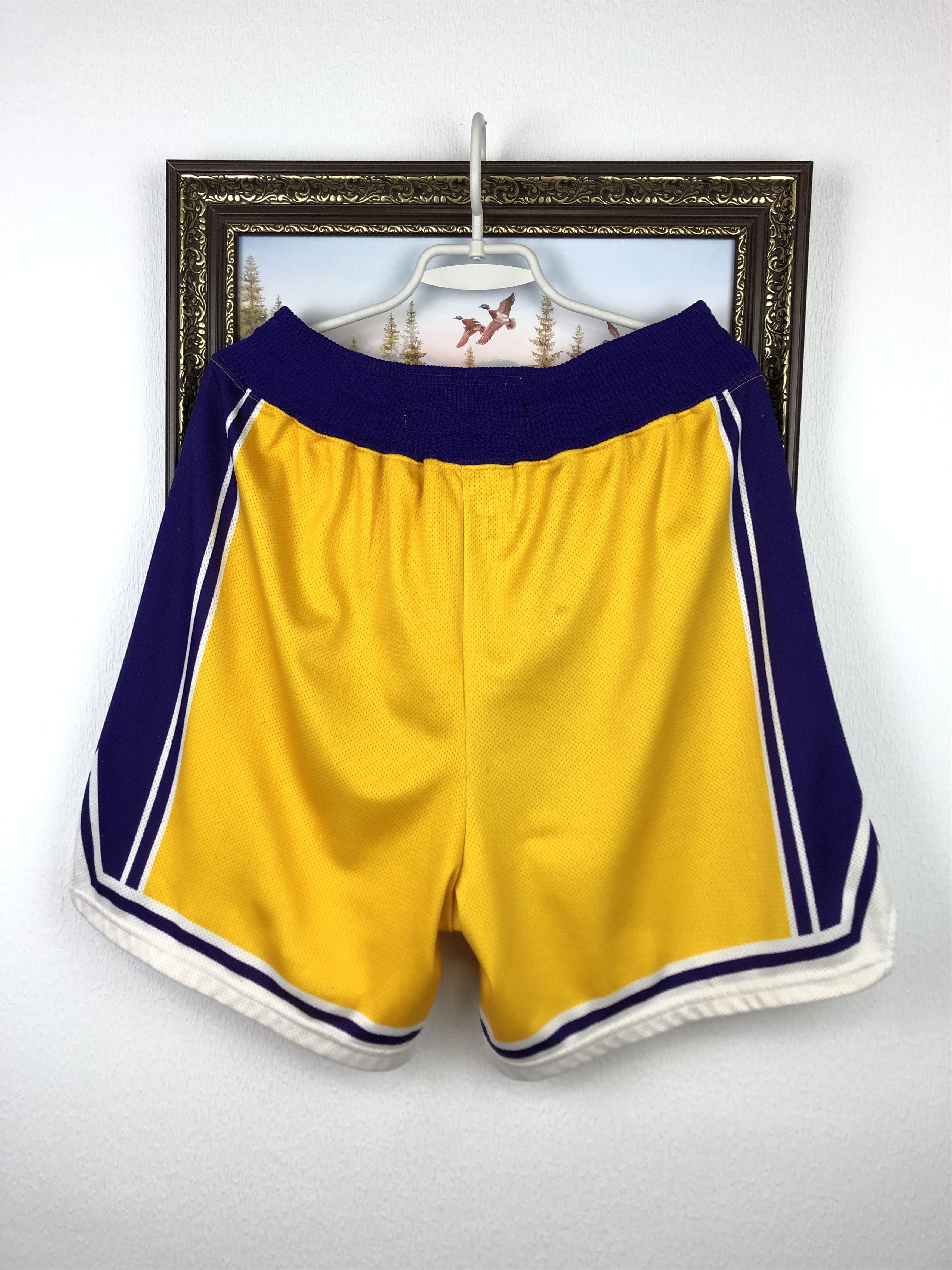 Champion Vintage 90's Champion Los Angeles Lakers NBA Shorts XL Size US 38 / EU 54 - 10 Thumbnail