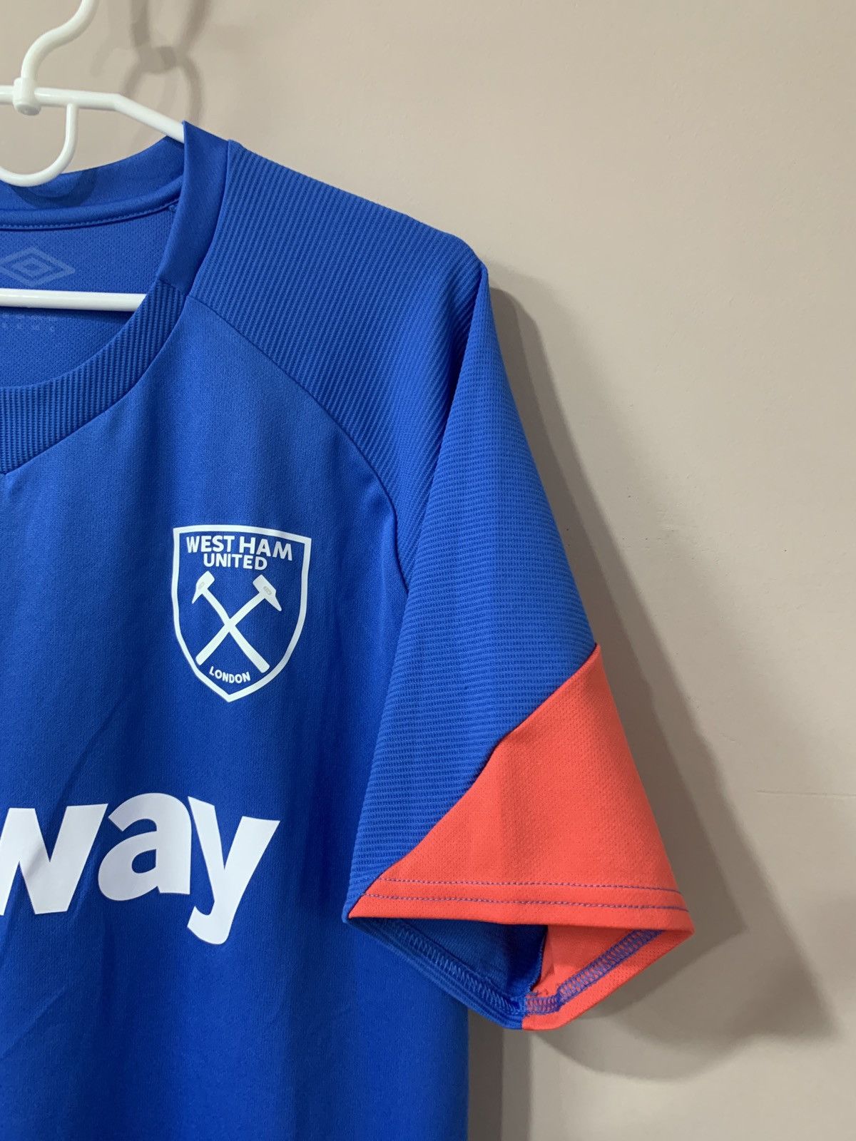 Umbro West Ham United Training Football Shirt Umbro Soccer Jersey Size US XL / EU 56 / 4 - 3 Thumbnail