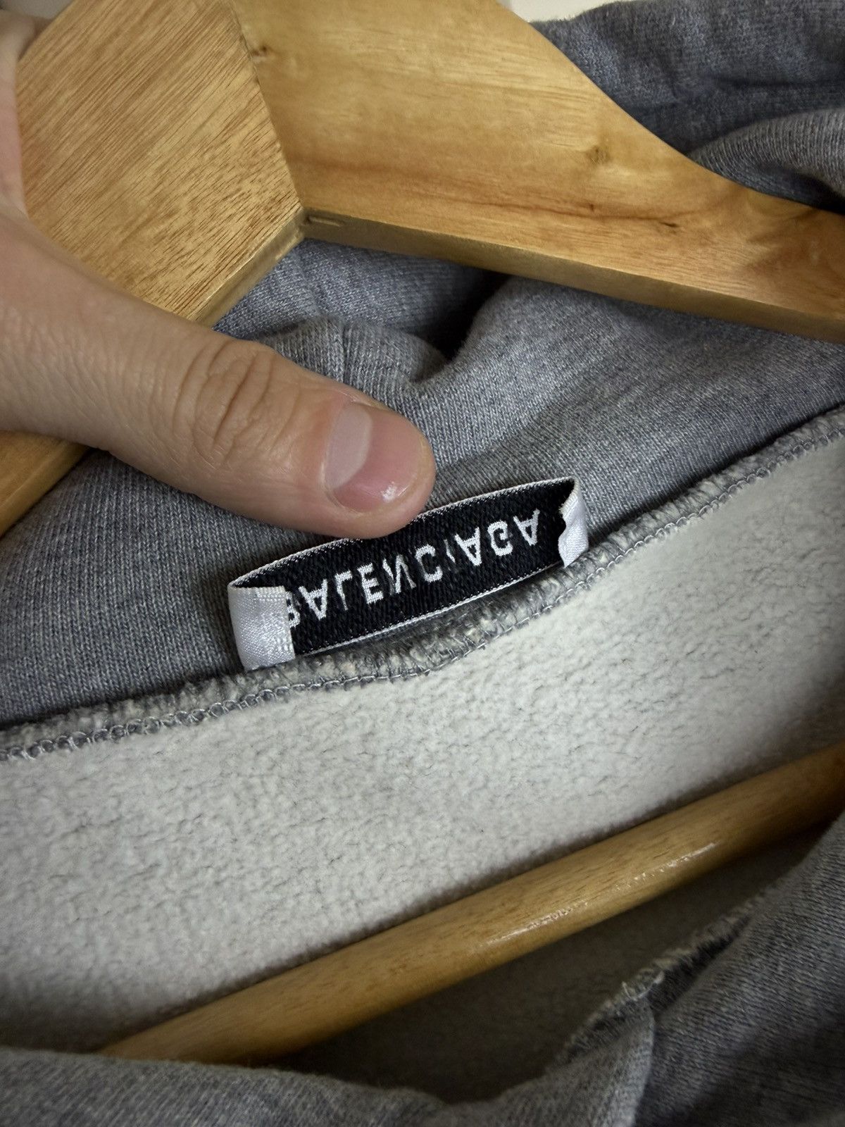 Balenciaga Balenciaga grey croped minimalist logo BB oversized hoodie Size XS / US 0-2 / IT 36-38 - 10 Thumbnail