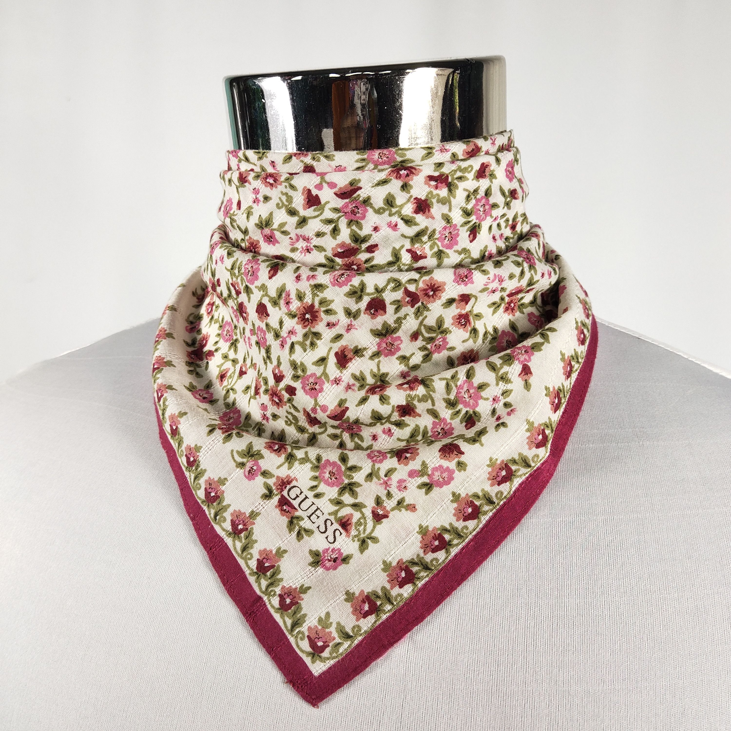 Guess × Vintage Guess Handkerchief / Neckerchief / Bandana FZ715 Size ONE SIZE - 1 Thumbnail