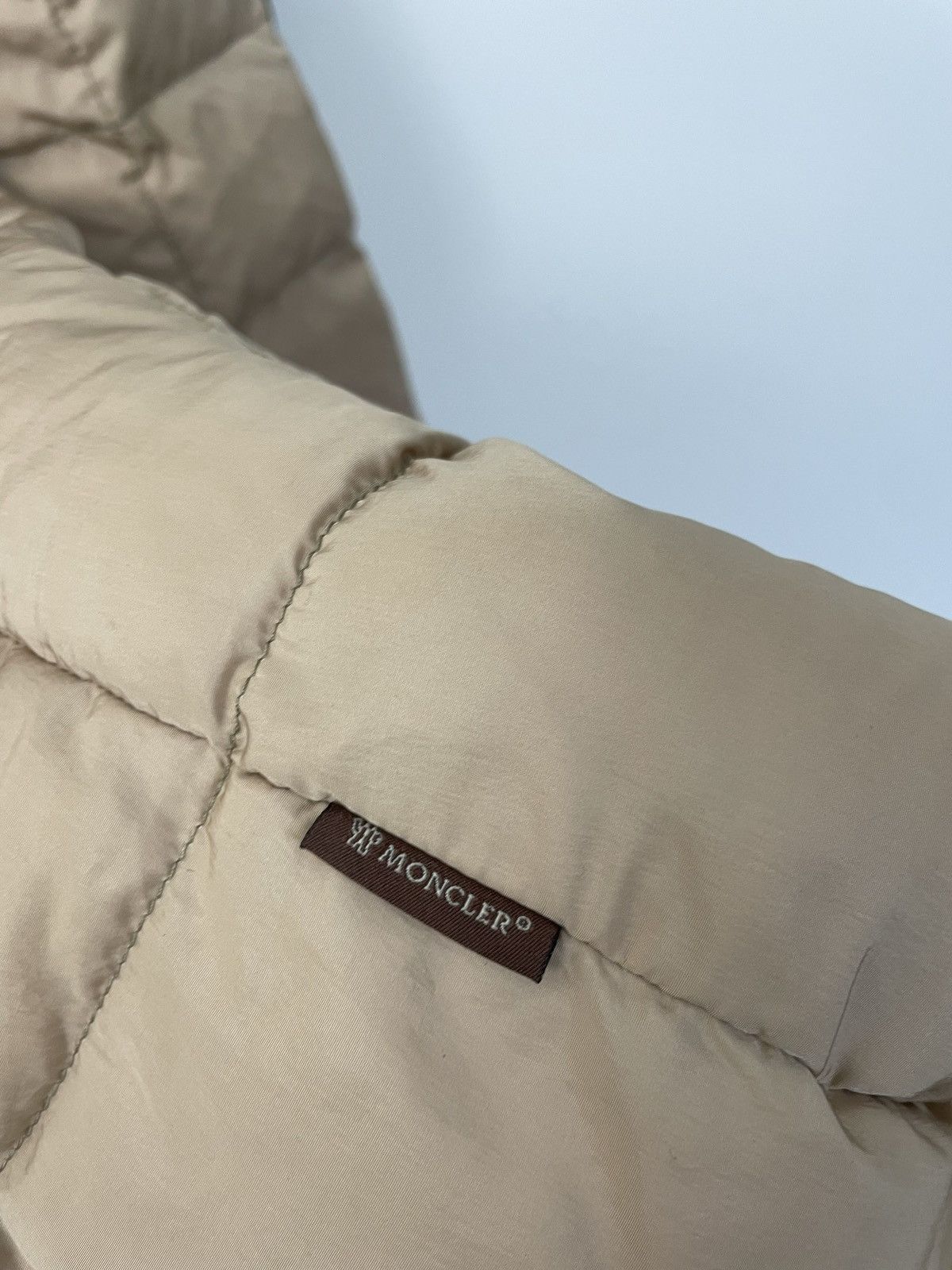 Moncler Moncler Women Puffer Down Jacket Vintage Woman Designer Size M / US 6-8 / IT 42-44 - 4 Thumbnail