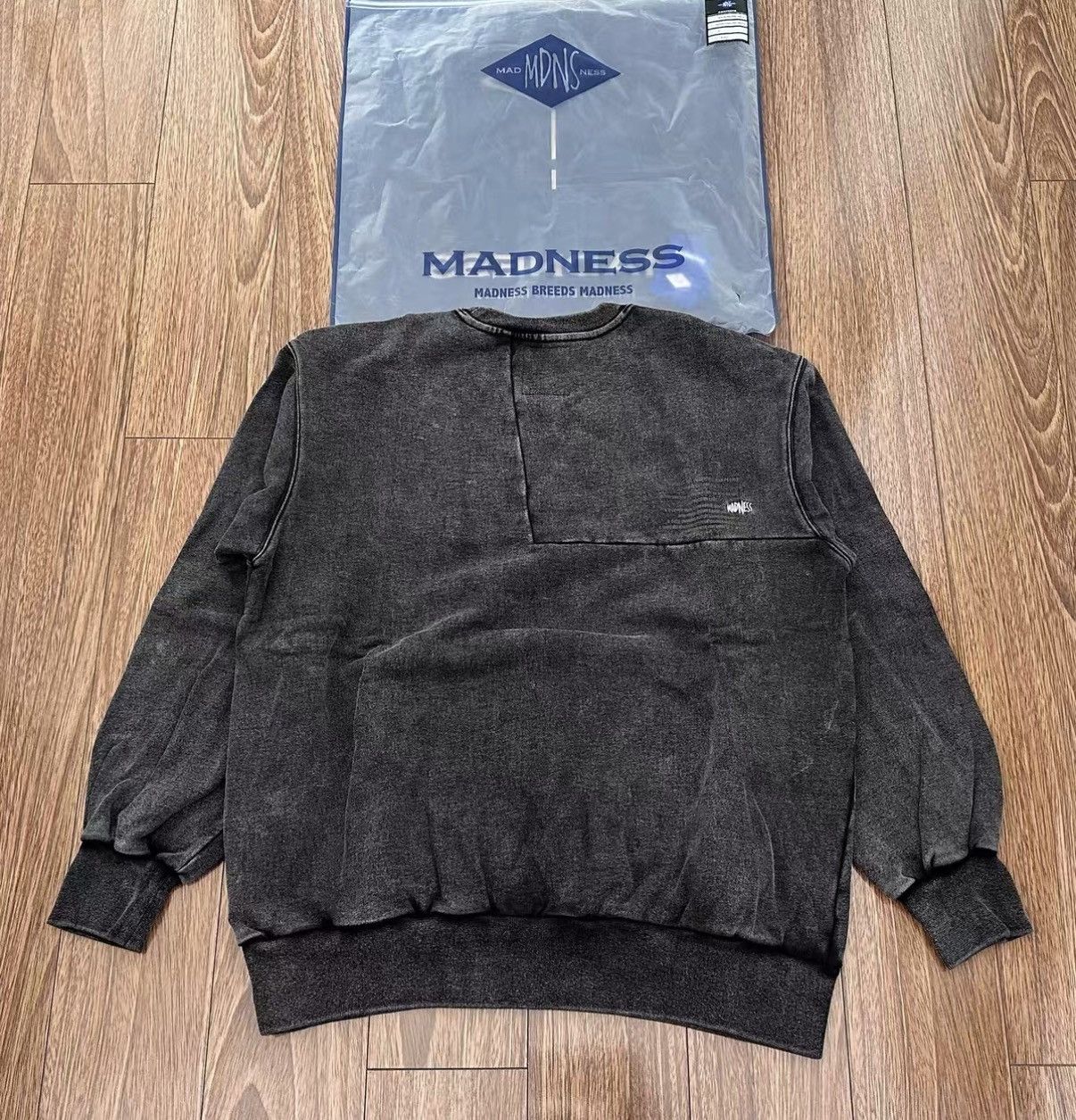 Madness MADNESS WASHED PRINT SWEATER Washed print sweatshirt Size US M / EU 48-50 / 2 - 2 Thumbnail