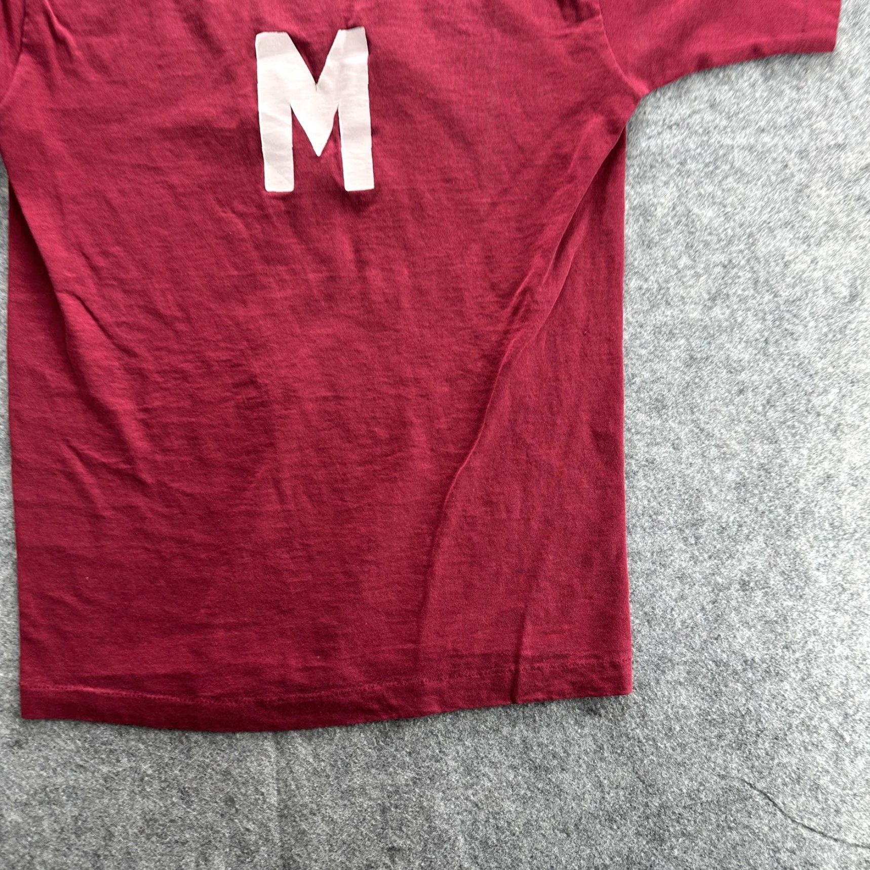 Fruit Of The Loom VINTAGE Fruit of the Loom T-Shirt Men Small Red Workwear Retro 90s Logo Short Sleeve Size US S / EU 44-46 / 1 - 3 Thumbnail