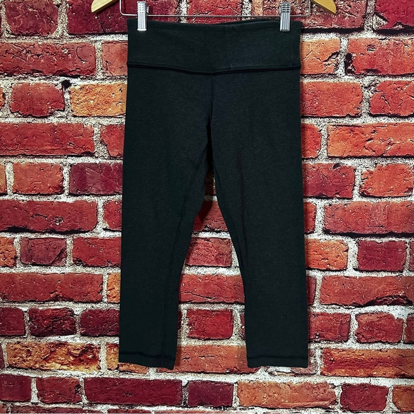 Lululemon Lululemon leggings and size 4 Size 27" / US 4 / IT 40 - 1 Thumbnail