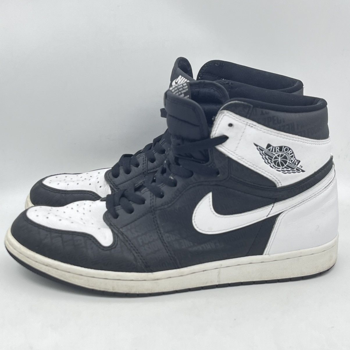 Jordan Brand Nike Air Jordan 1 Retro OG High Yankees Derek Jeter Re2pect Size US 12 / EU 45 - 3 Thumbnail