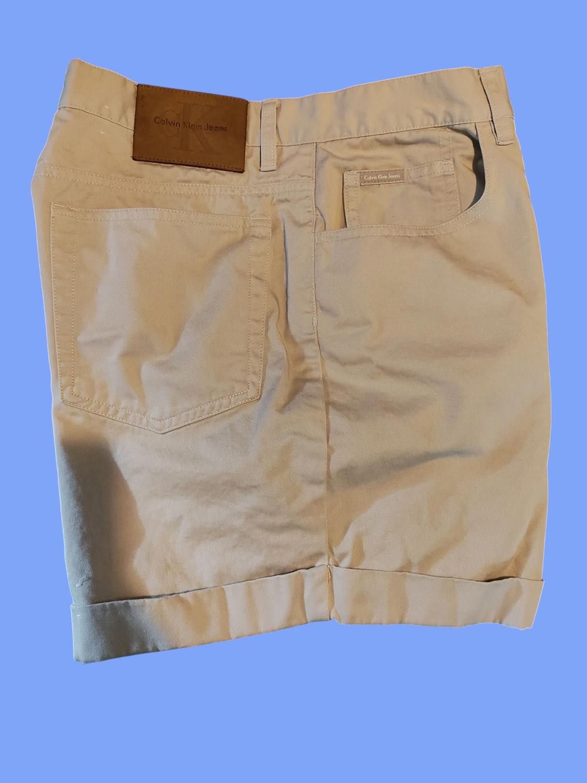 Designer Calvin Klein Women's Khaki Chino Shorts Size 34" / US 12 / IT 48 - 3 Thumbnail