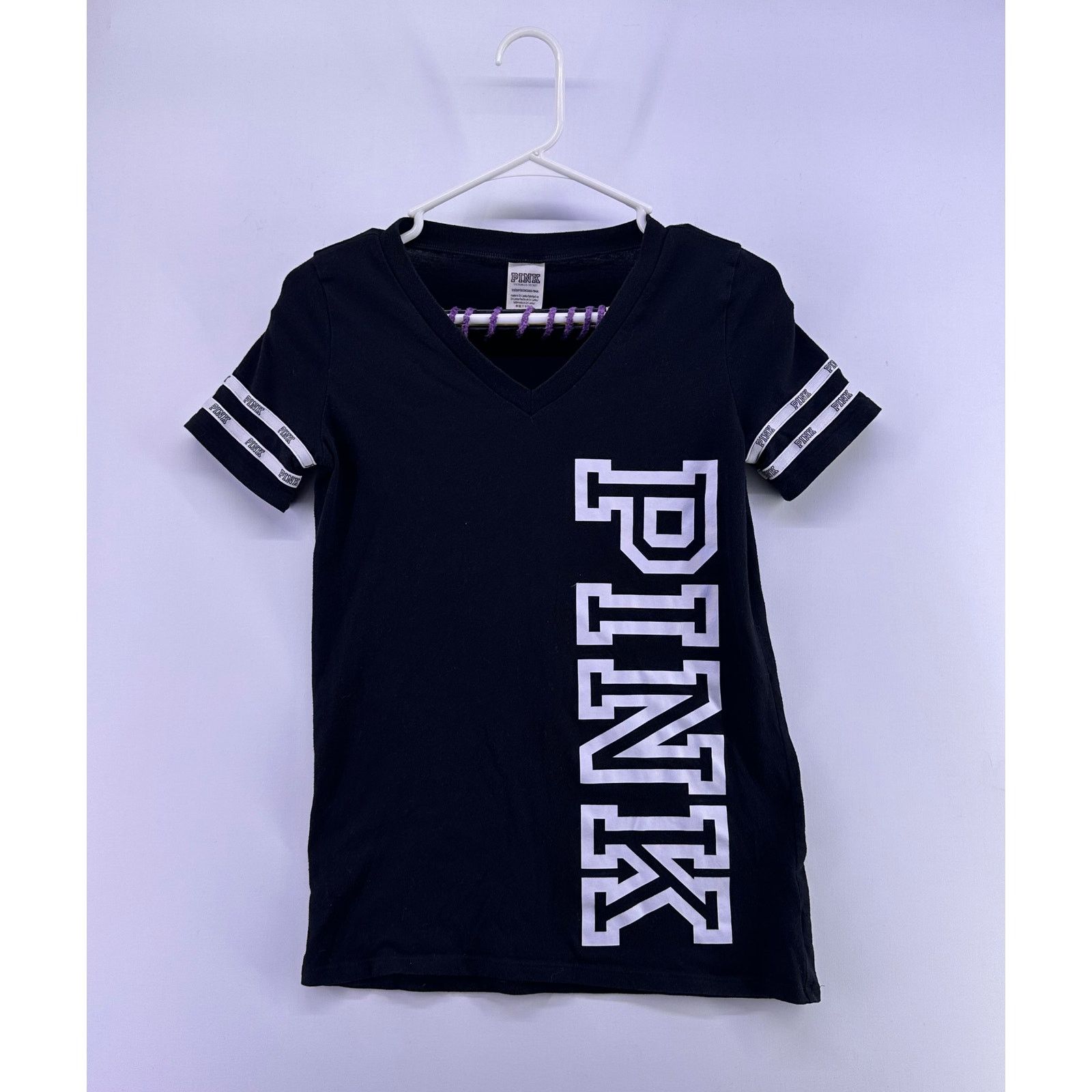Pink Black and White VS Pink Tshirt Size XS Size XS / US 0-2 / IT 36-38 - 1 Thumbnail
