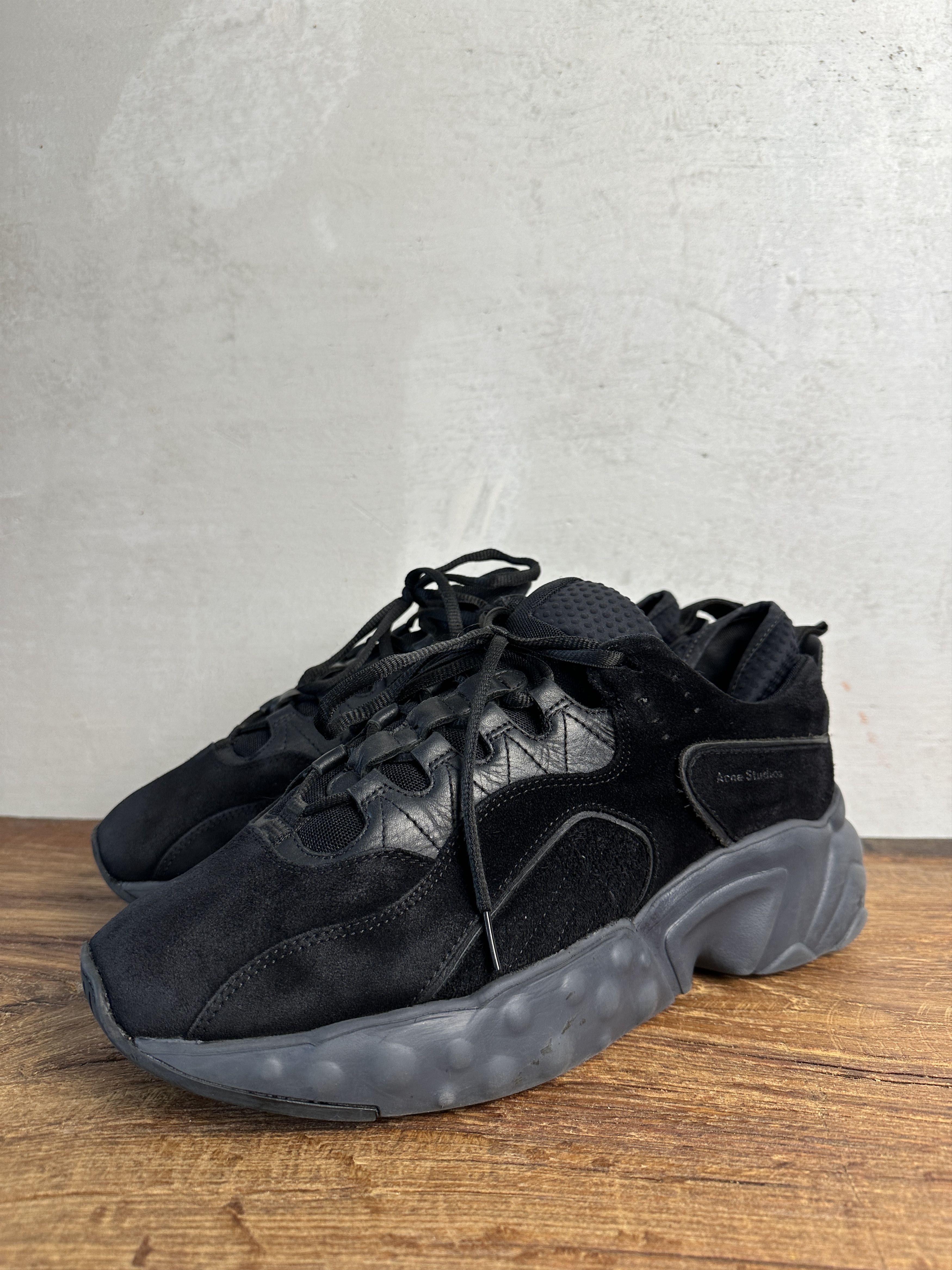 Acne Studios Acne Studios Manhattan Black Suede Sneakers Size US 11 / EU 44 - 2 Thumbnail