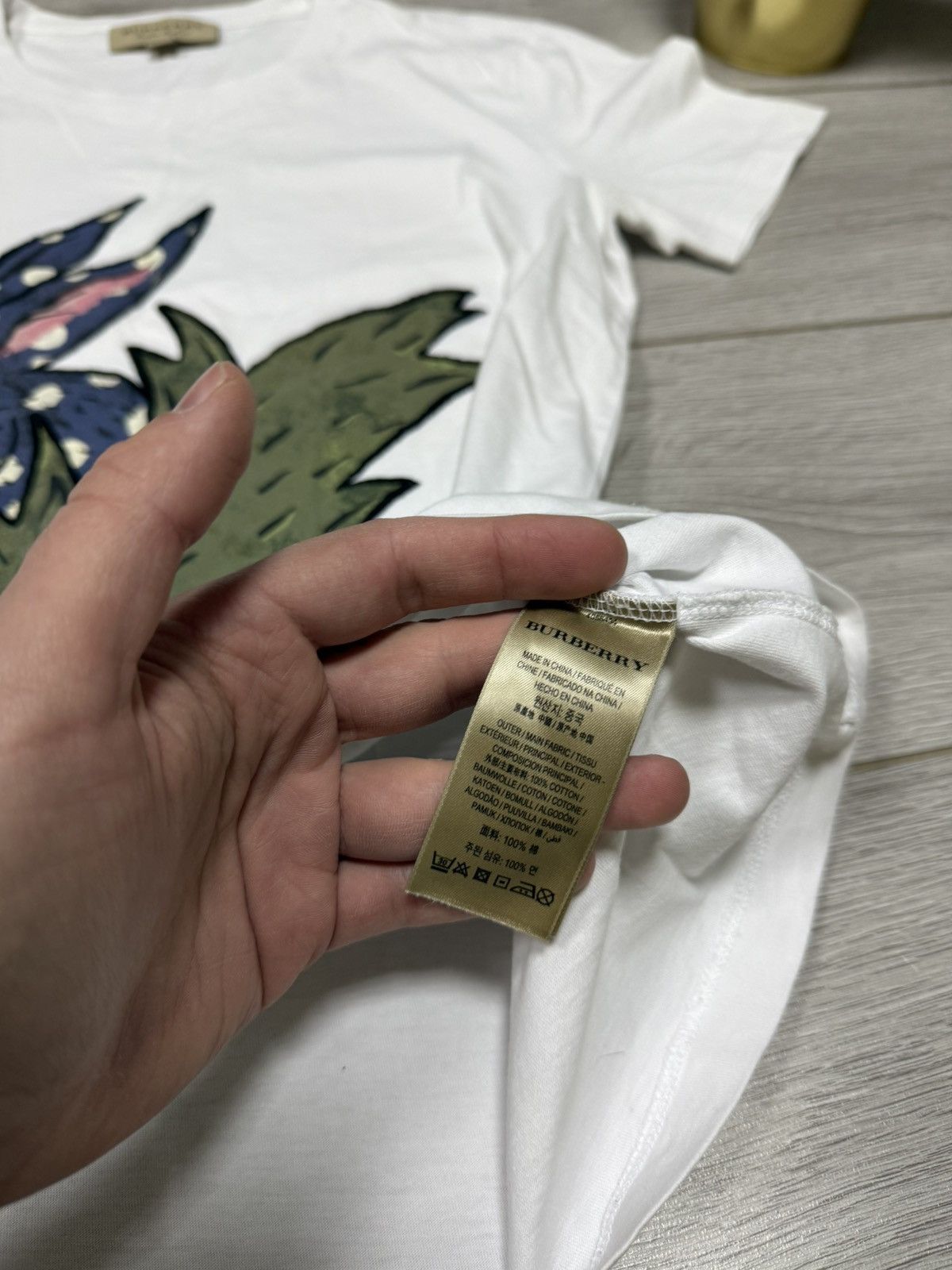 Burberry Burberry London England monster vintage tee shirt fox Size US S / EU 44-46 / 1 - 7 Thumbnail