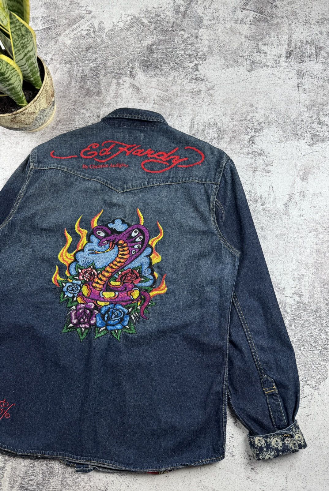 Ed Hardy Vintage Ed Hardy Dragon Y2K Denim Jeans Jacket Faded Shirt Size US XL / EU 56 / 4 - 5 Thumbnail