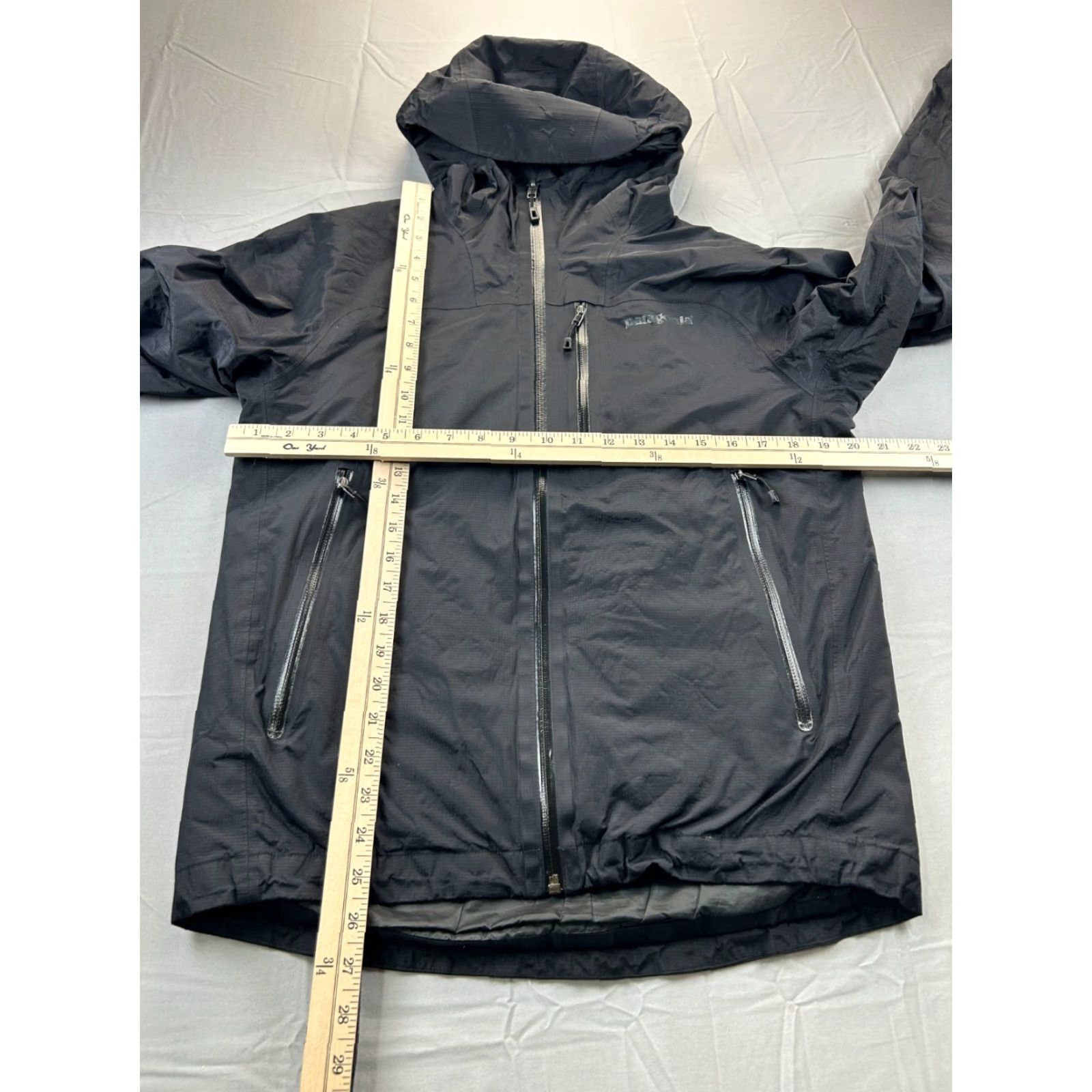 Patagonia Patagonia Torrentshell Jacket Regular Men Black Zip Up Insulated Waterproof Rain Coat Size US S / EU 44-46 / 1 - 7 Thumbnail
